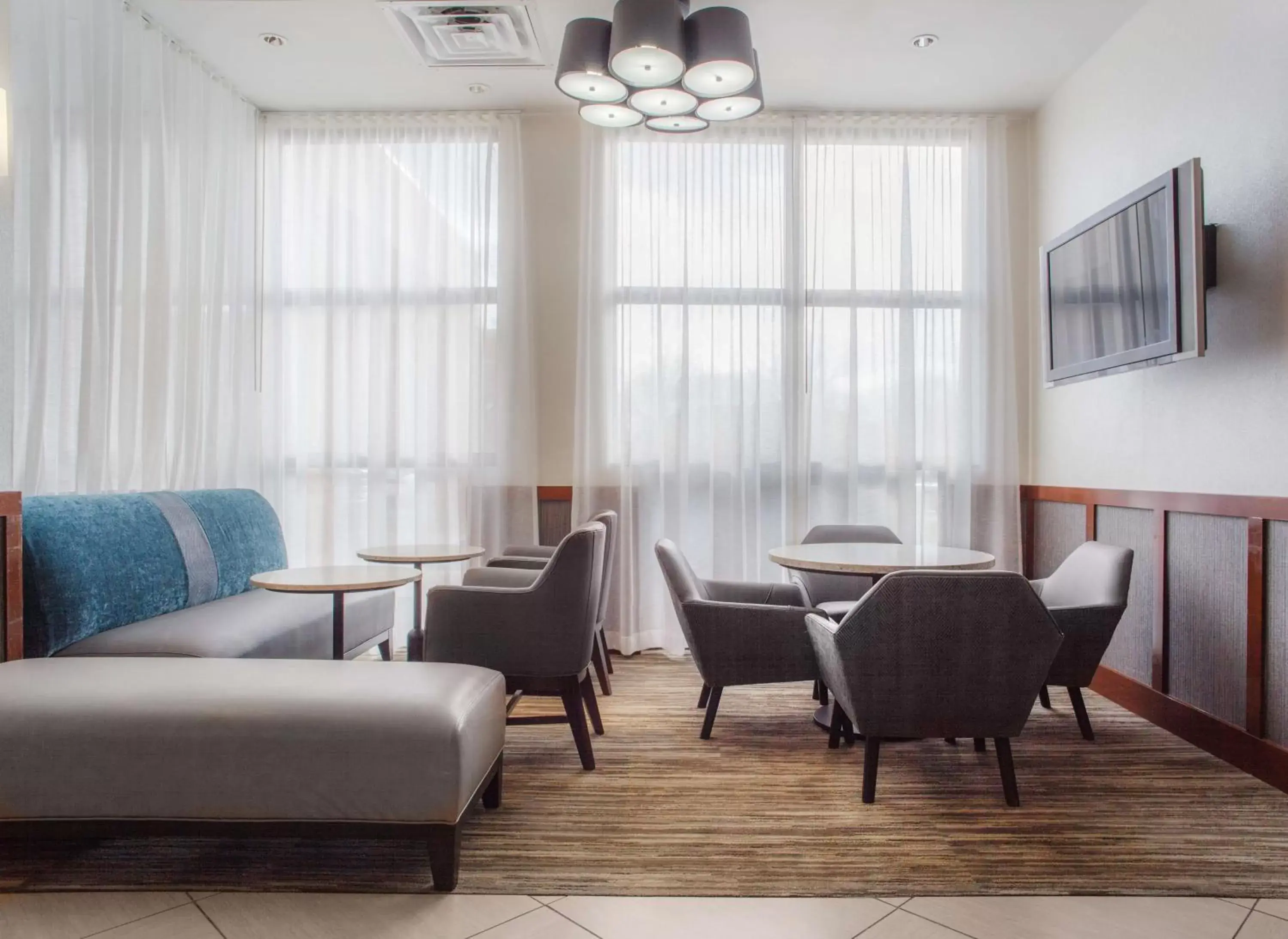 Lobby or reception, Seating Area in Hyatt Place Cincinnati Blue Ash