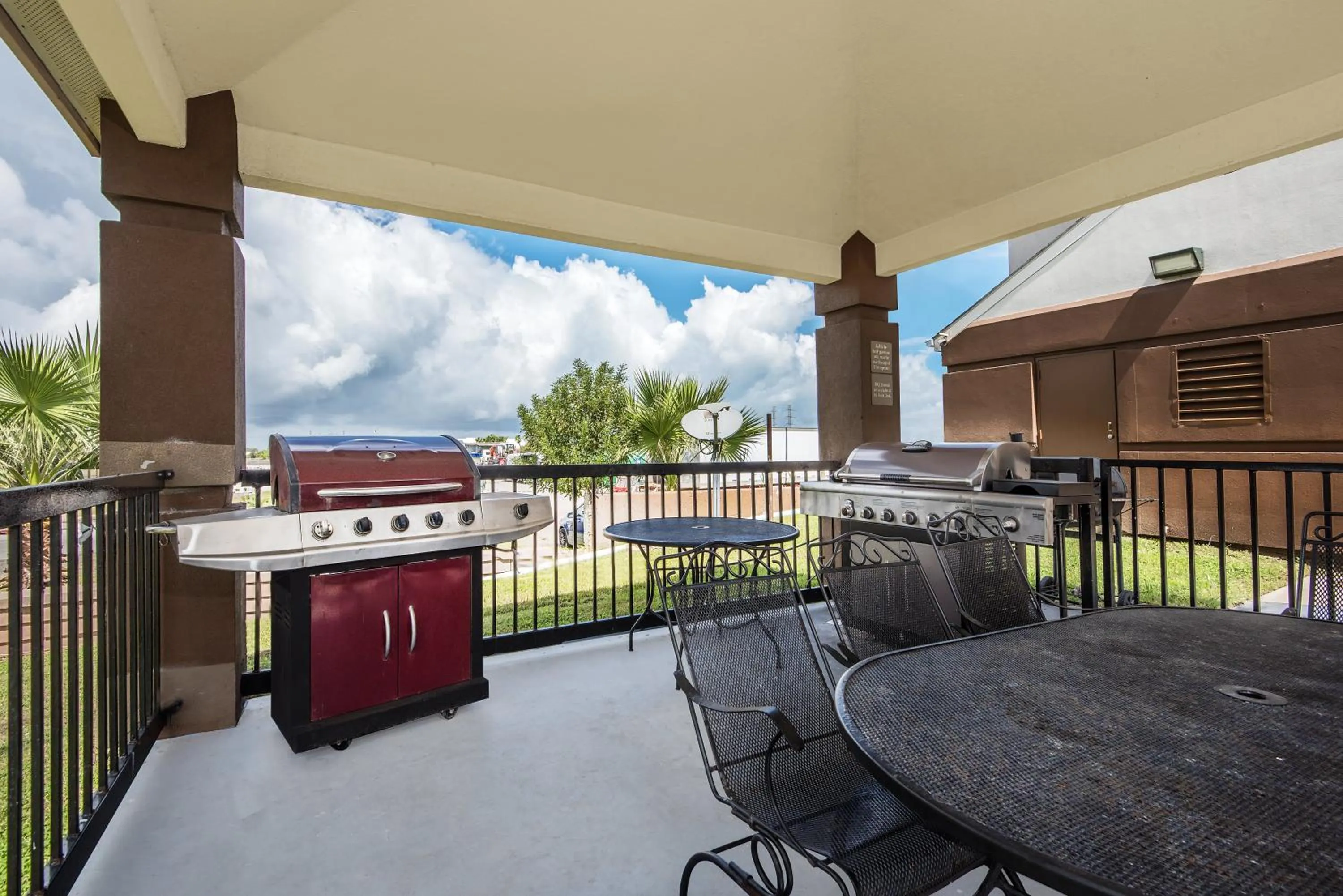 Lobby or reception in Candlewood Suites Galveston by IHG