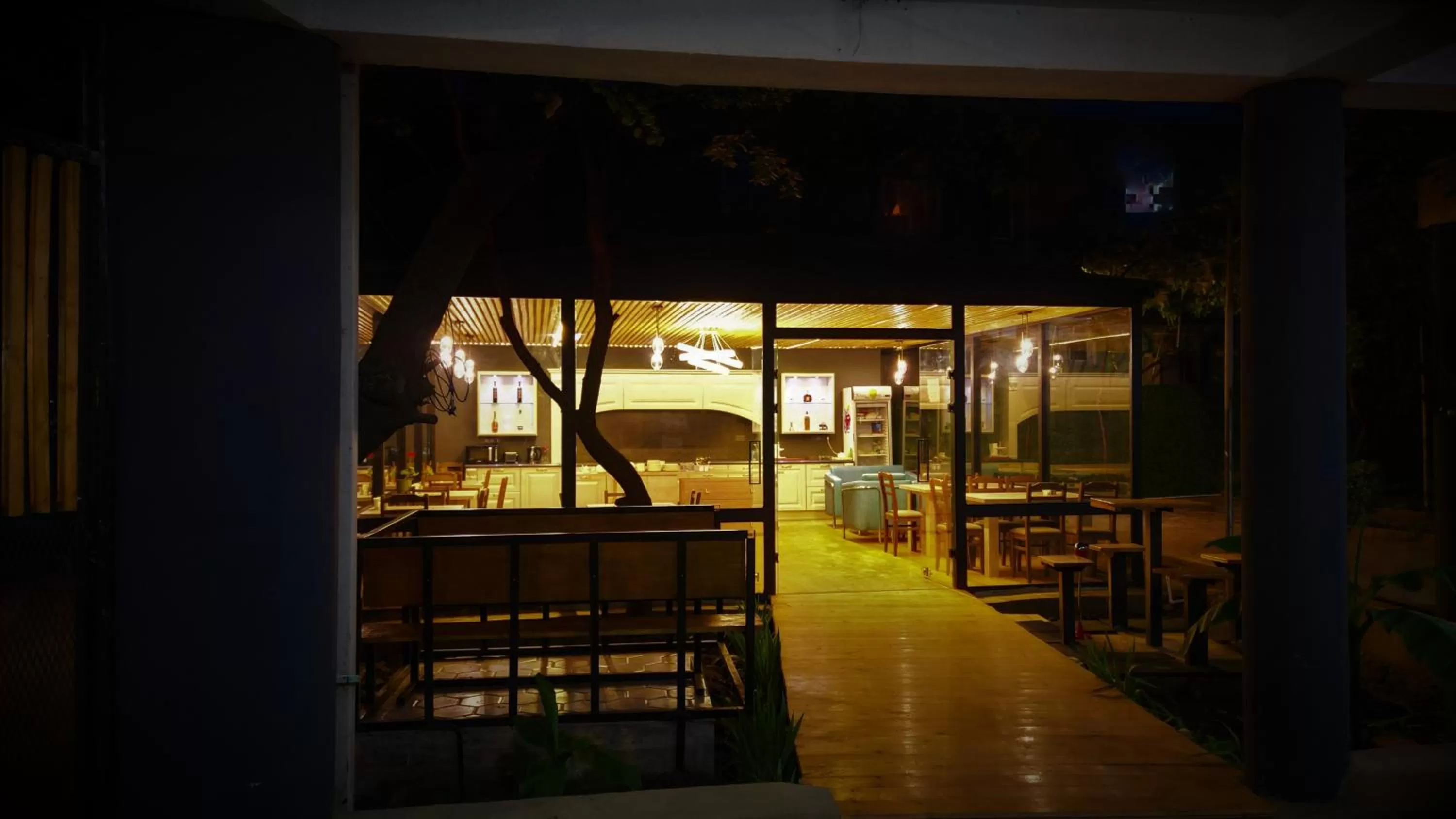 Restaurant/places to eat in Hotel Salosi