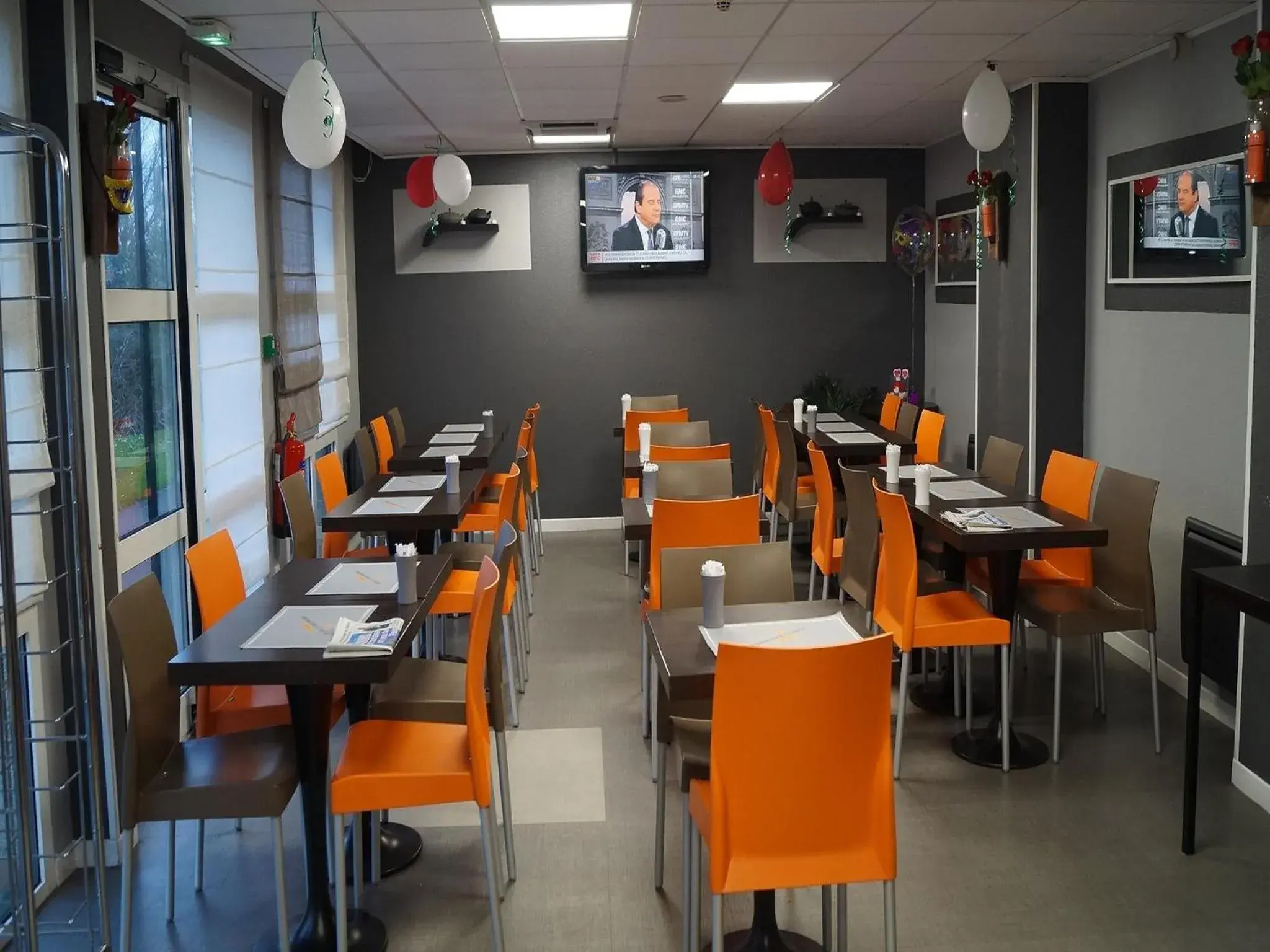 Restaurant/Places to Eat in Première Classe Paris-Ouest Gennevilliers