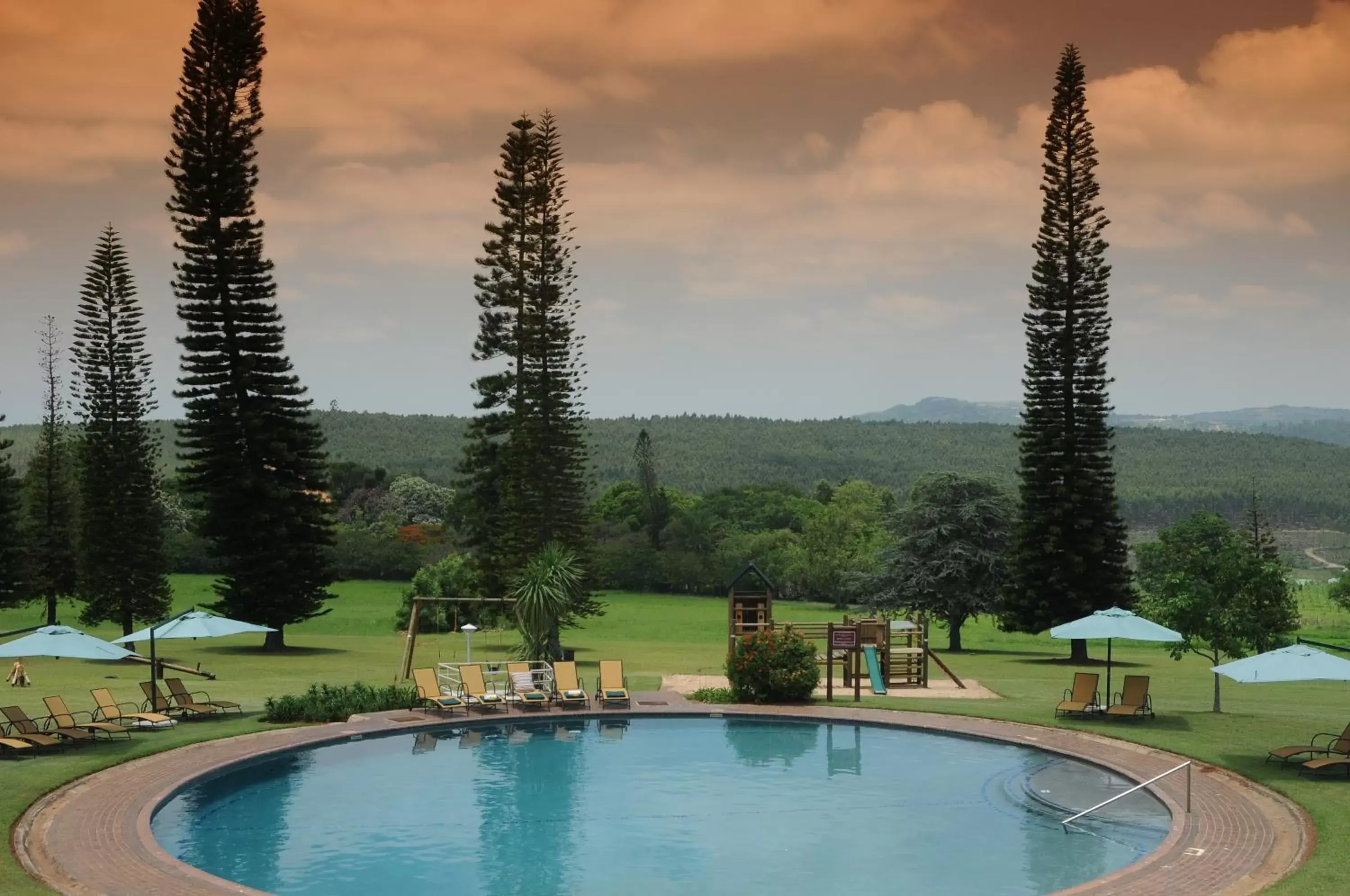 Swimming Pool in Premier Hotel The Winkler