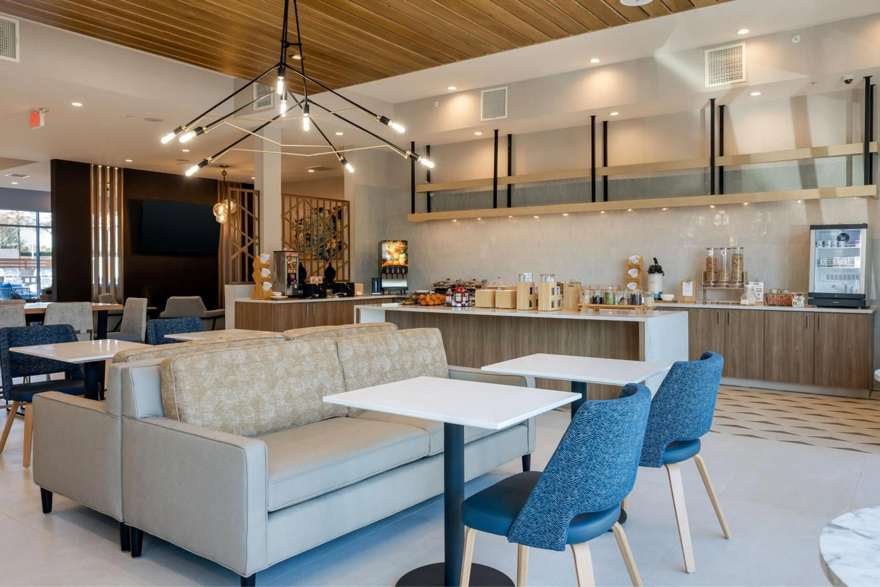 Breakfast in TownePlace Suites by Marriott Canton Riverstone Parkway