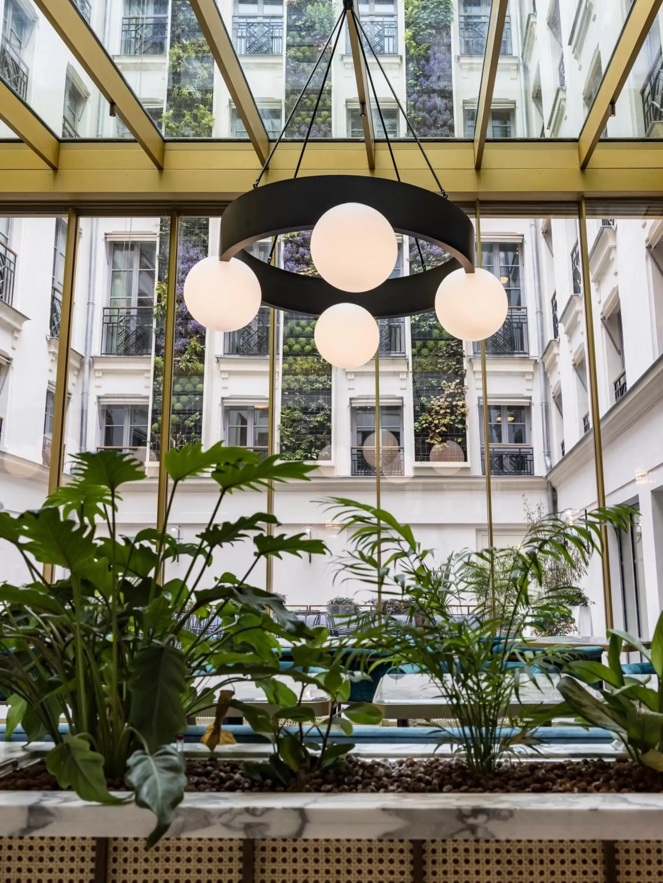 Restaurant/places to eat in Kimpton - St Honoré Paris, an IHG Hotel