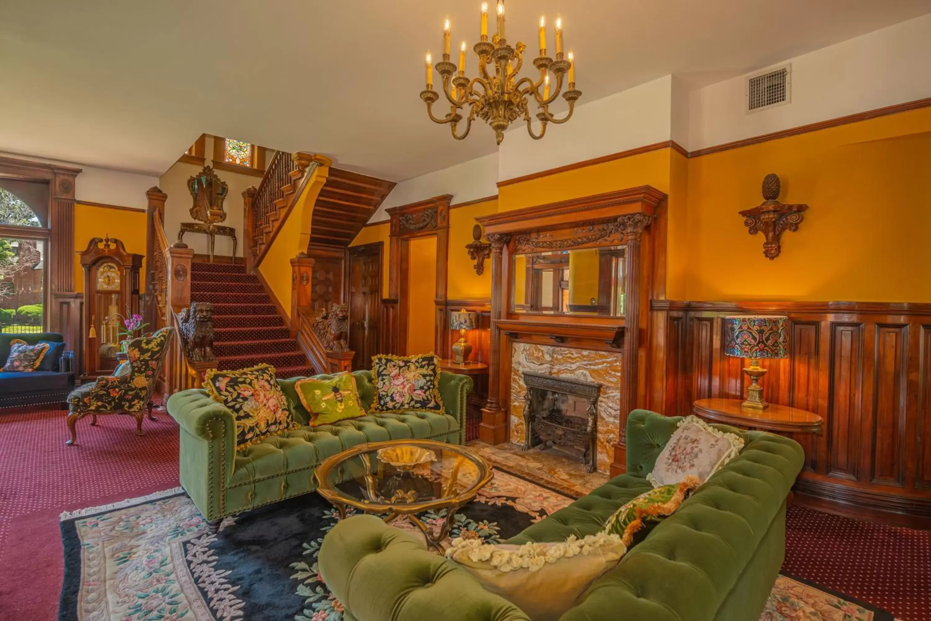 flat iron, Seating Area in Orman Mansion - Pueblo's Most Luxurious Stay!