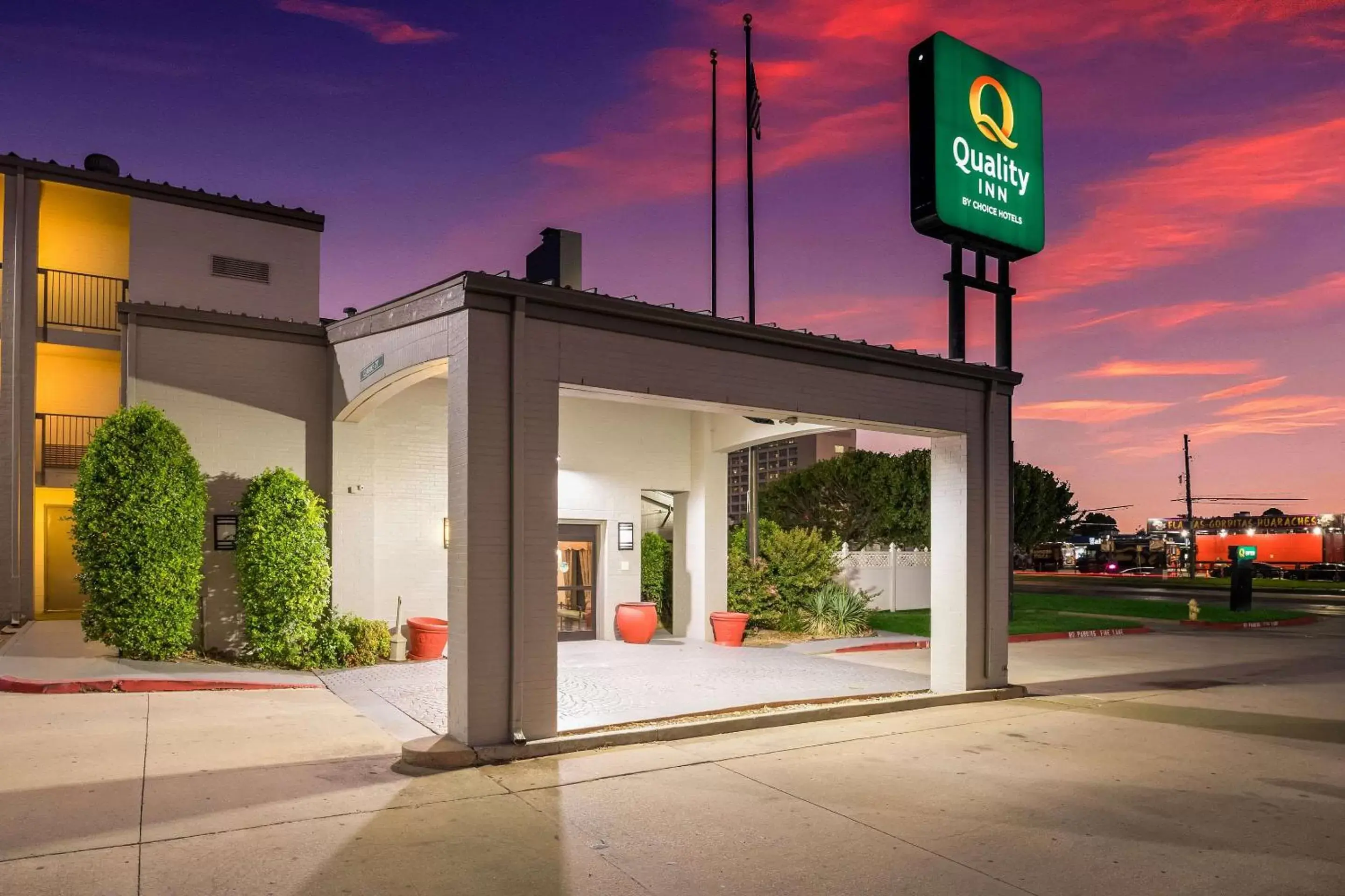 Property Building in Quality Inn Tulsa Central