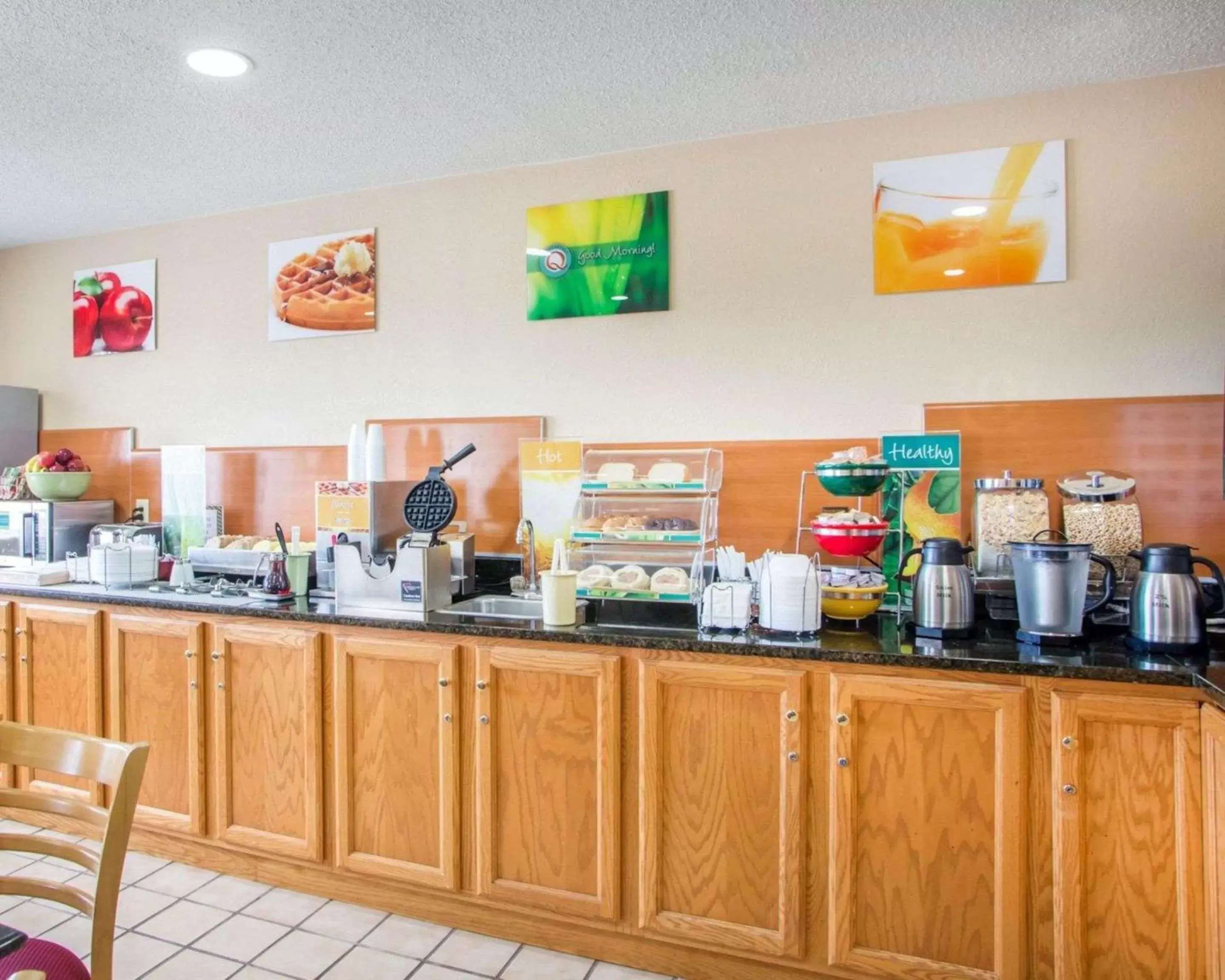 Restaurant/Places to Eat in Quality Inn Ottawa near Starved Rock State Park