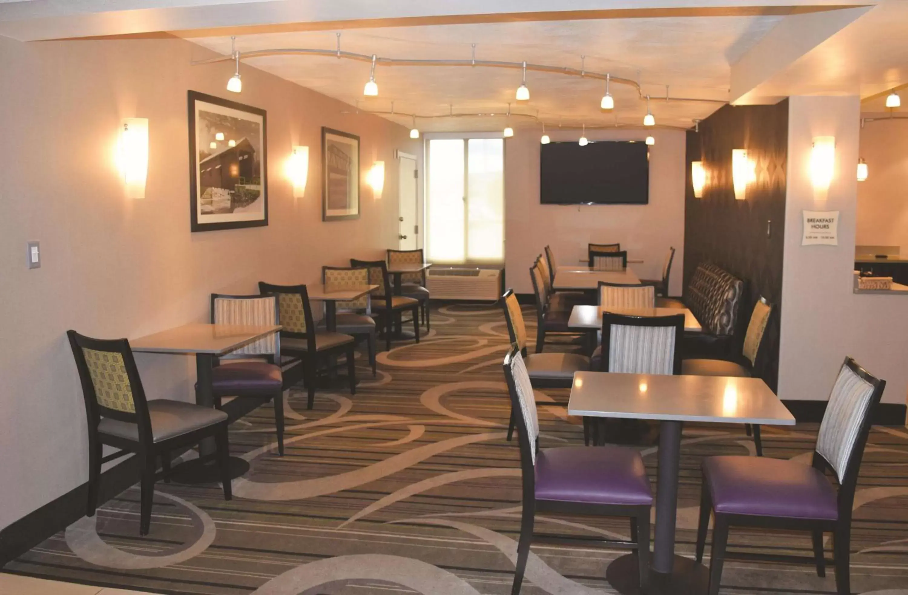 Restaurant/Places to Eat in La Quinta Inn by Wyndham Binghamton - Johnson City