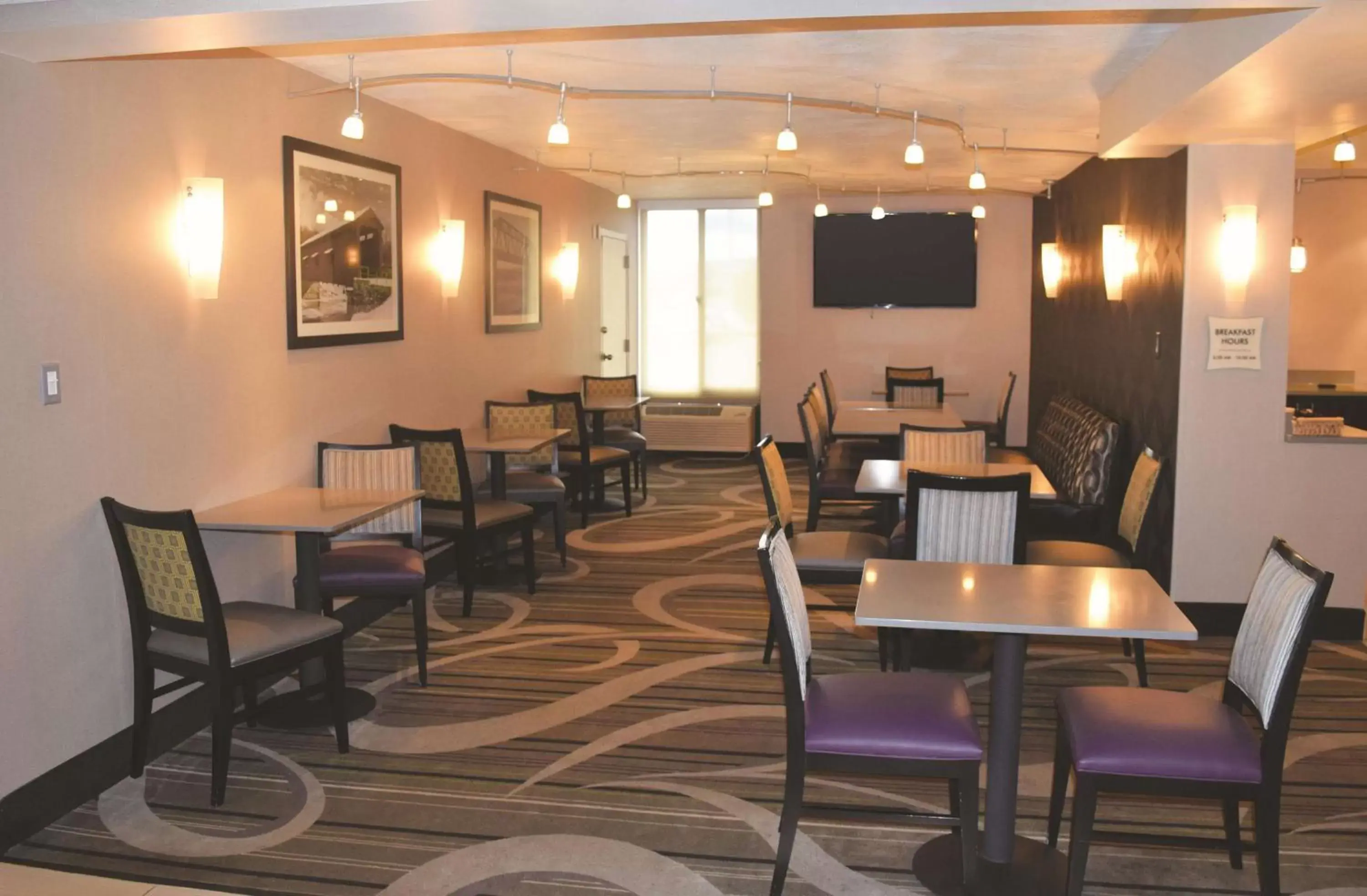 Restaurant/places to eat in La Quinta Inn by Wyndham Binghamton - Johnson City Restaurant/places to eat in La Quinta Inn by Wyndham Binghamton - Johnson City