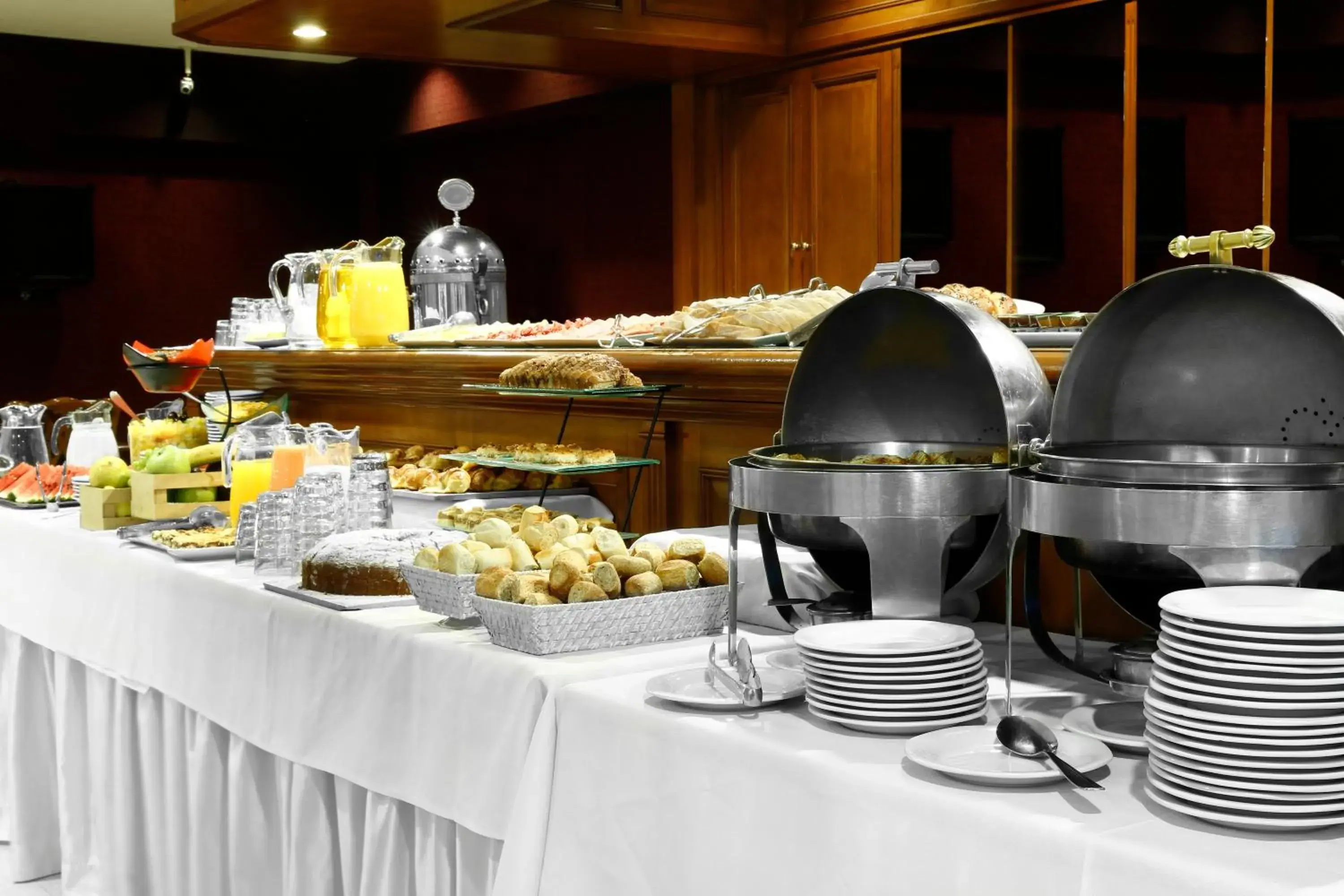 Buffet breakfast in Americas Towers Hotel