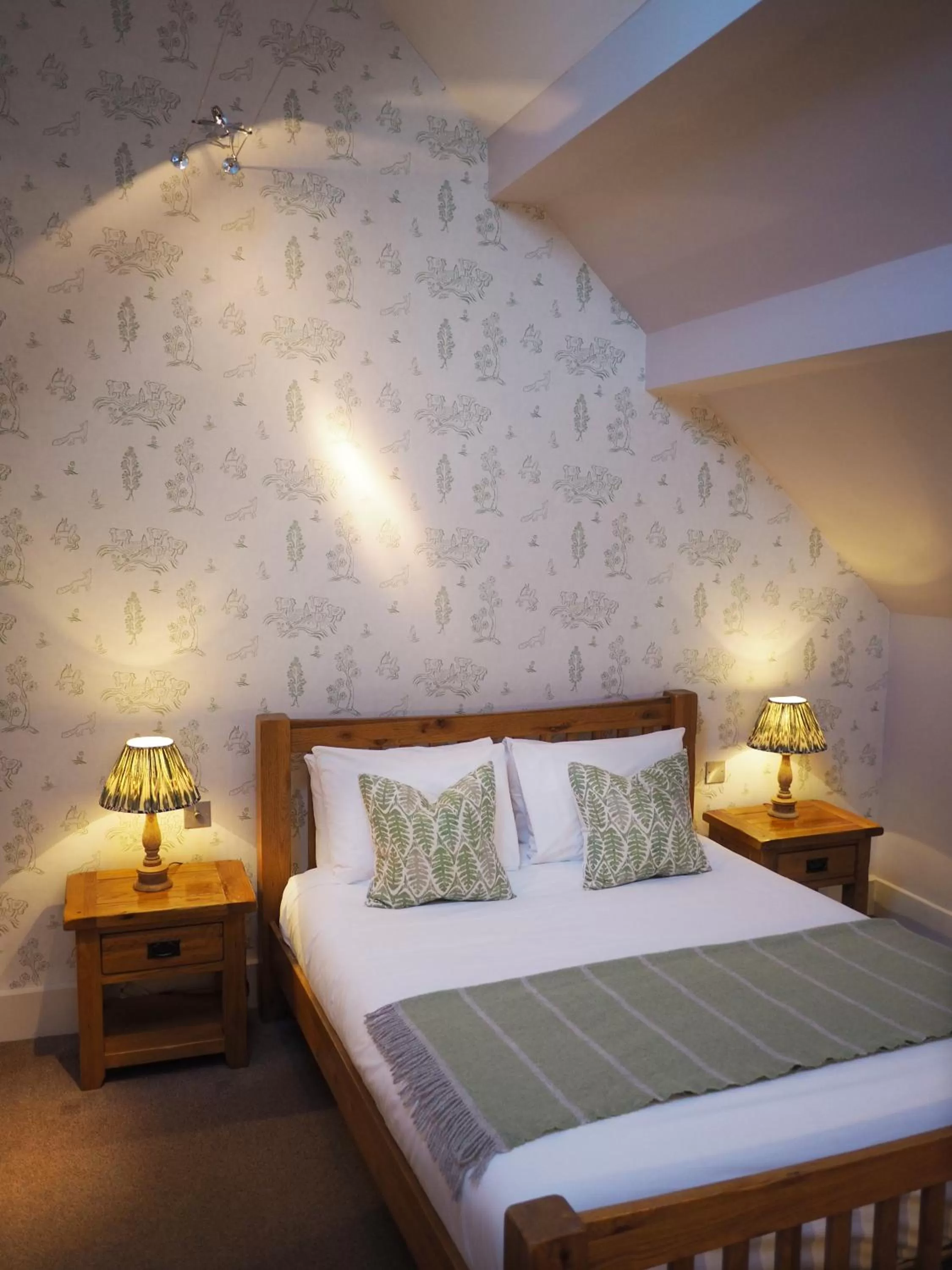 Bed in Bear and Ragged Staff