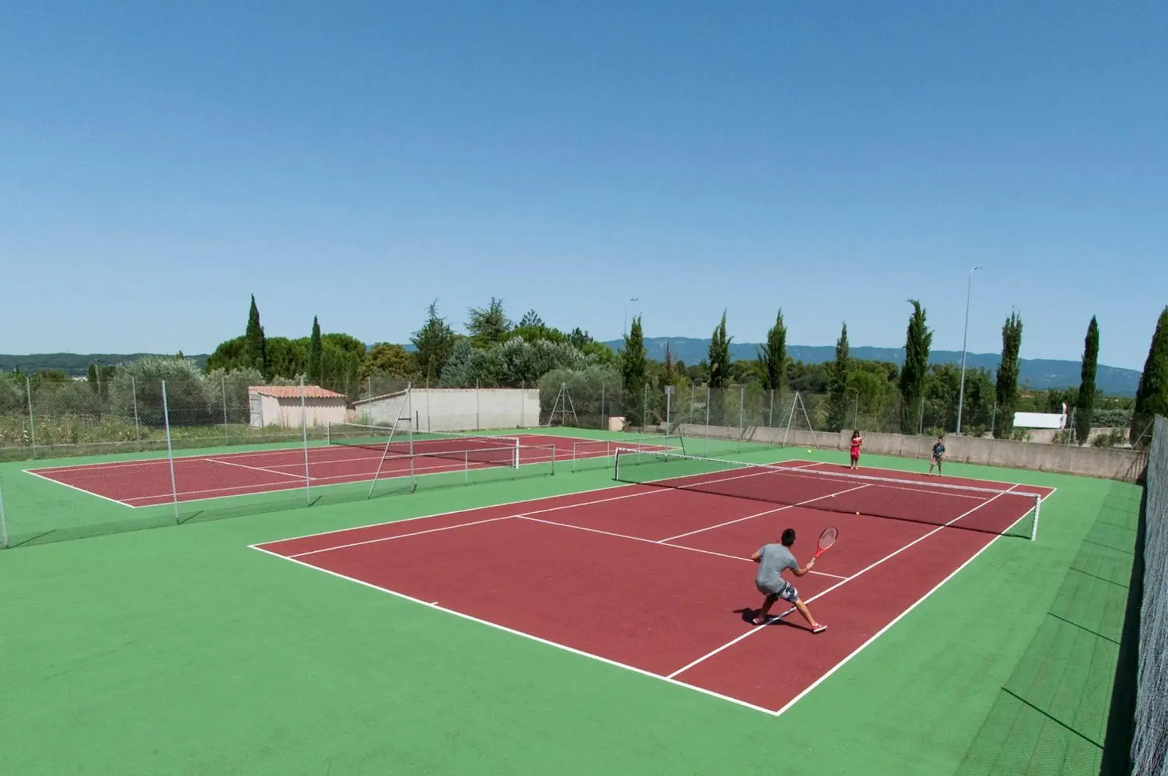 Tennis court, Tennis/Squash in Best Western Sevan Parc Hotel