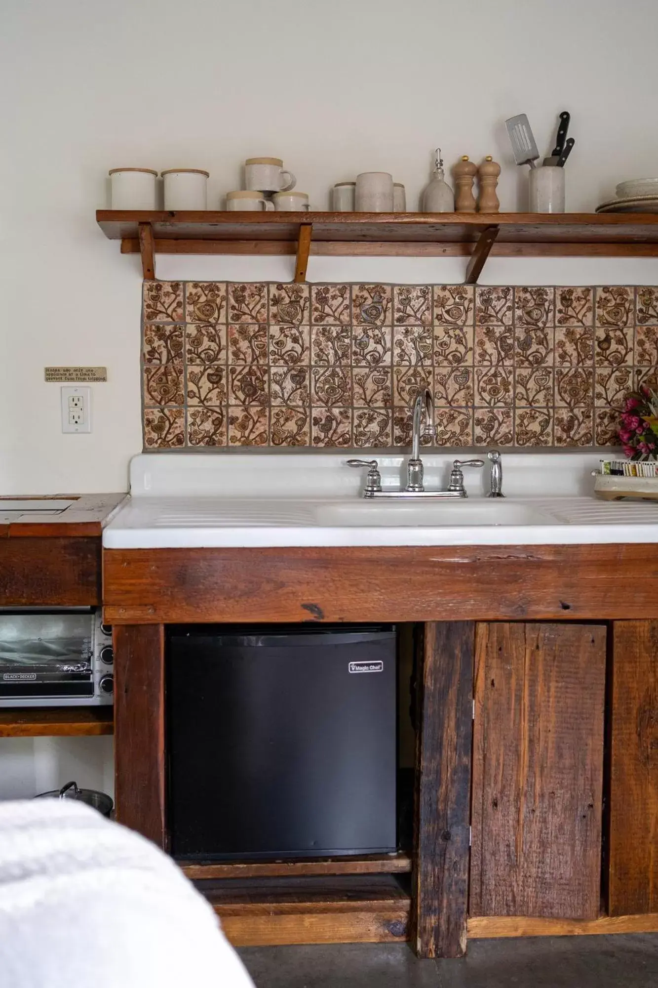 Kitchen/Kitchenette in Owl's Nest Suites