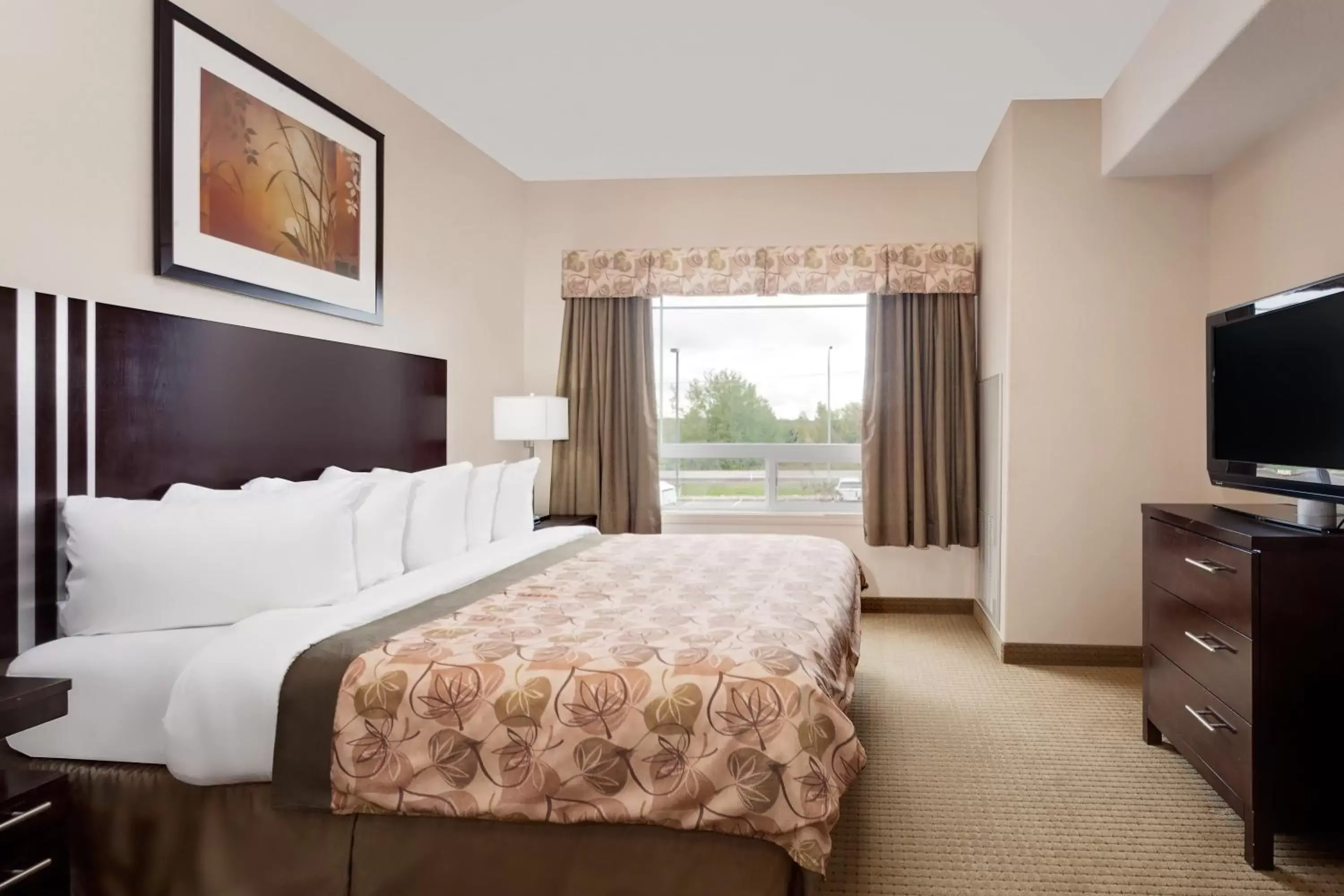 Bedroom, Bed in Ramada by Wyndham Lac La Biche