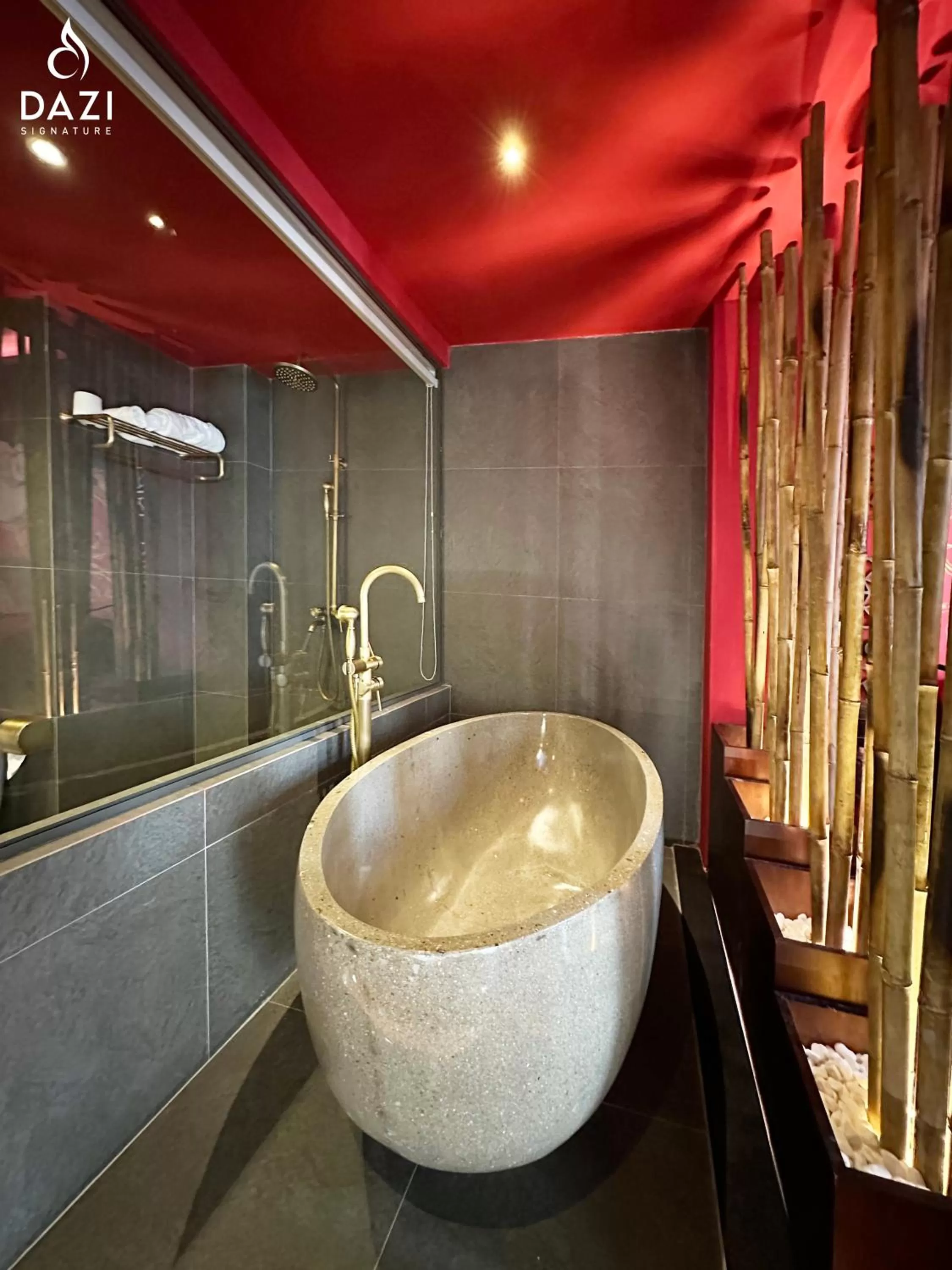 Bath in Dazi Signature