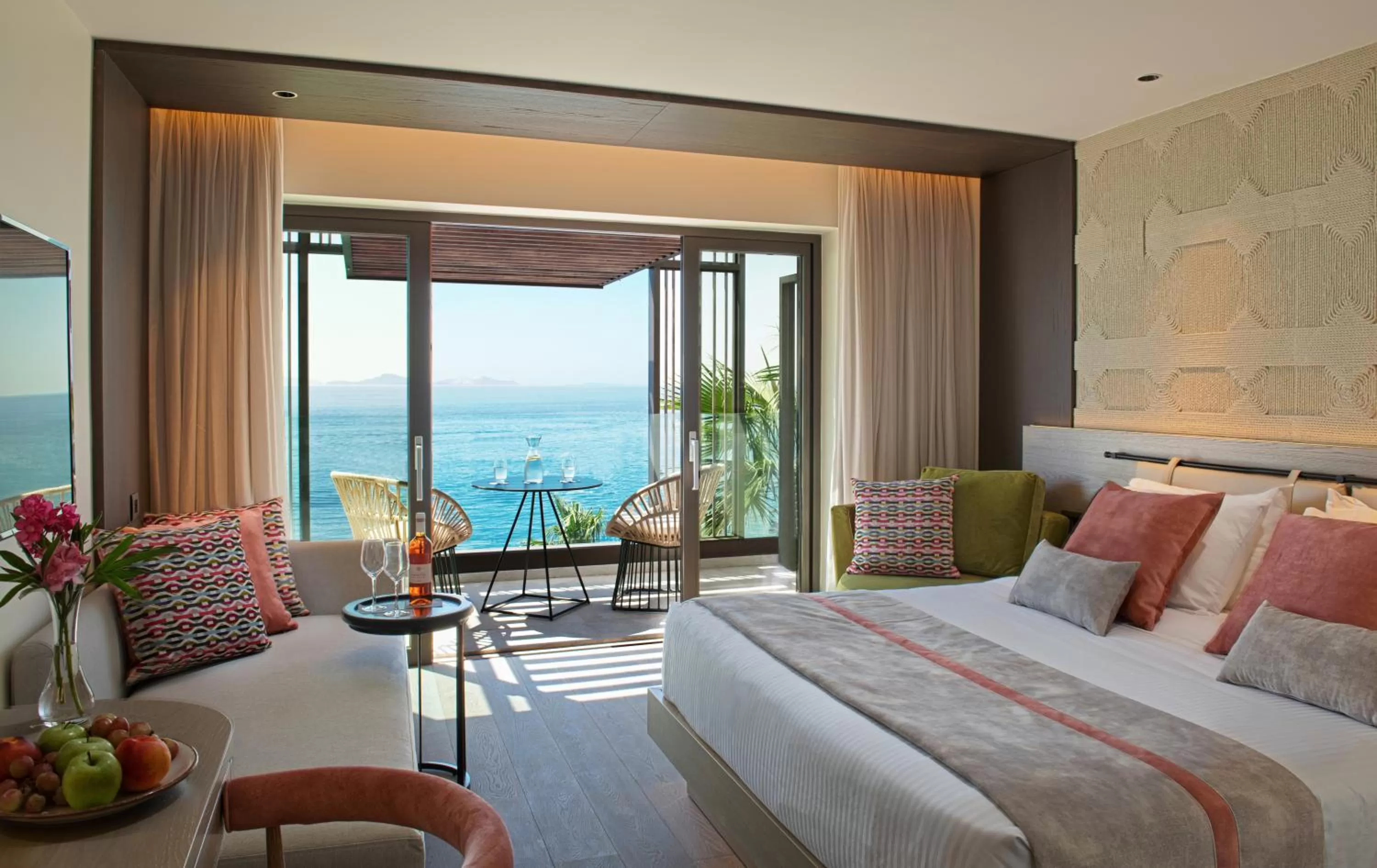 Bedroom, Bed in Mitsis Summer Palace