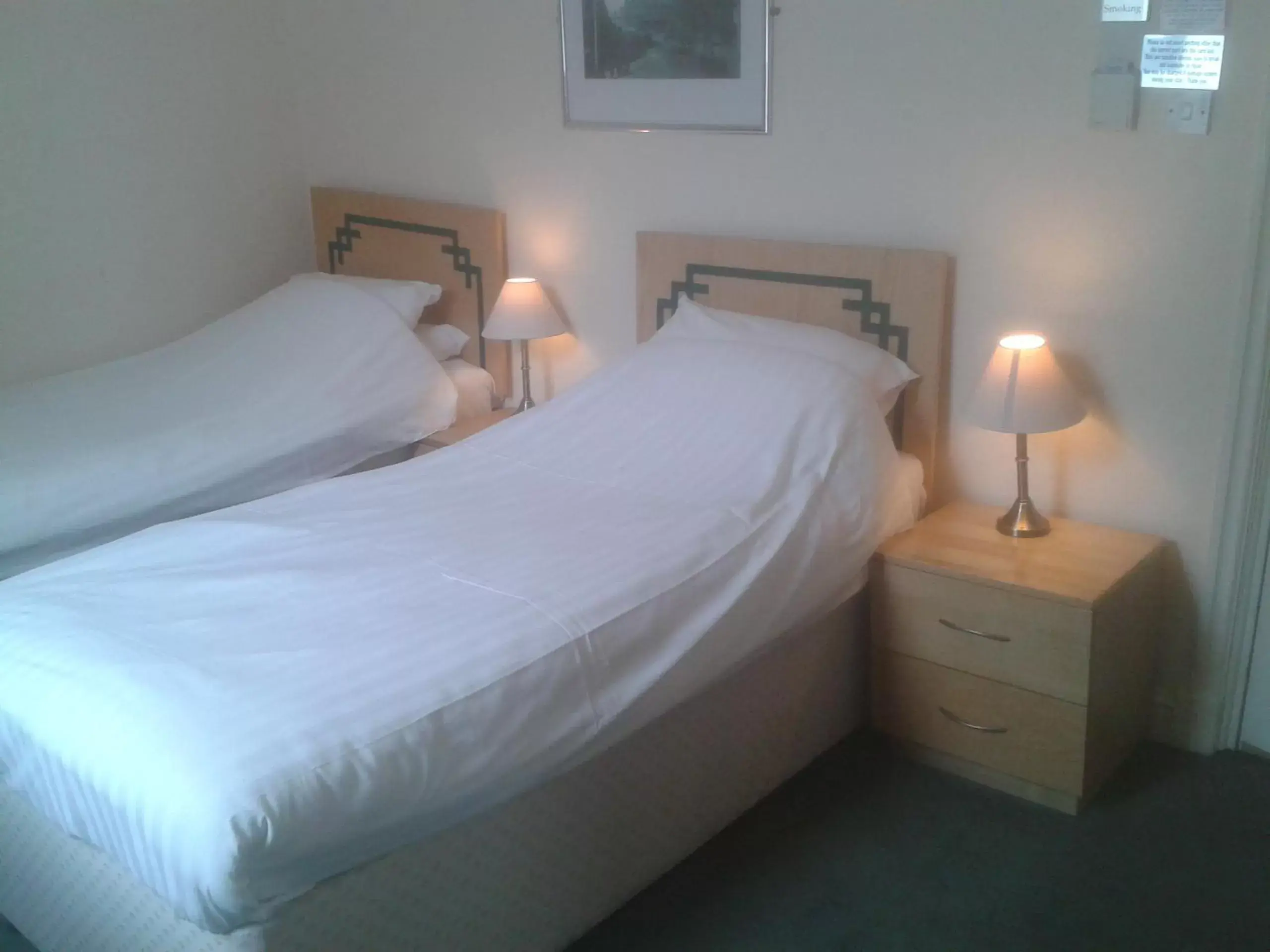 Twin Room in Hanover Hotel & McCartney's Bar Twin Room in Hanover Hotel & McCartney's Bar