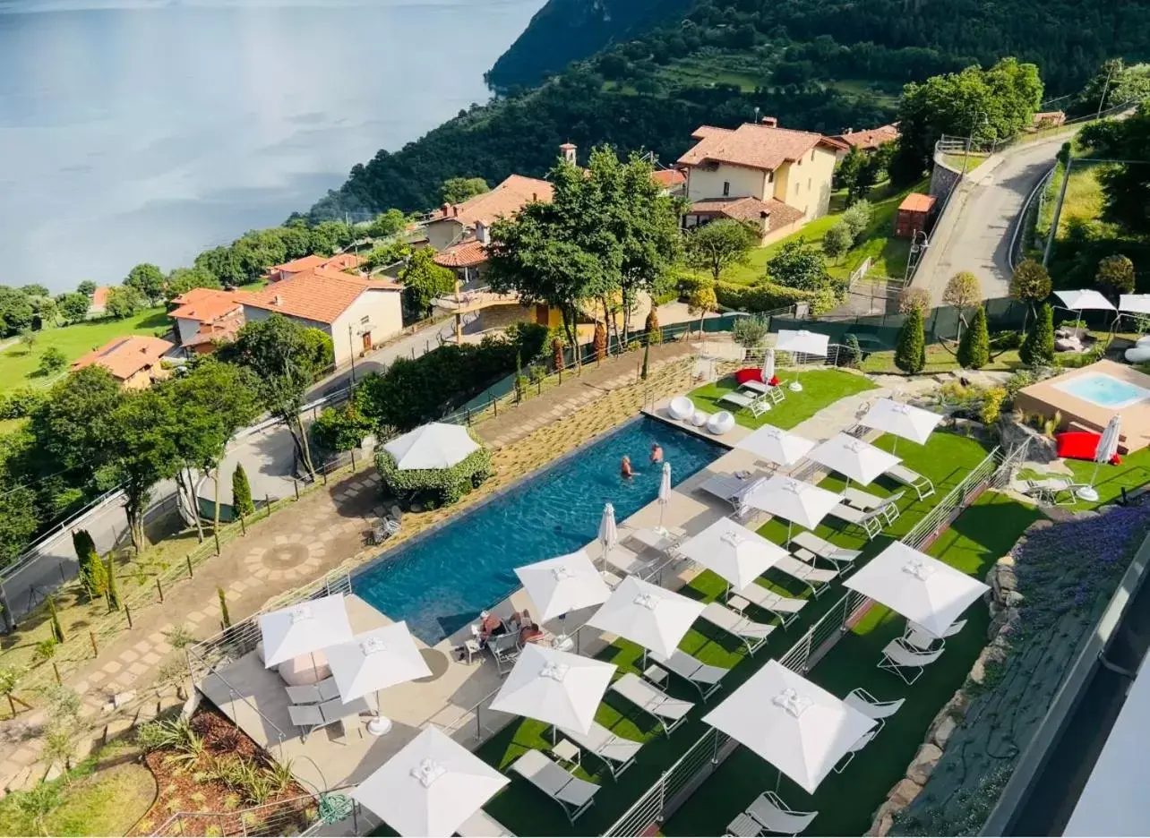 Pool view, Bird's-eye View in Esprit D'Hotel Panoramico