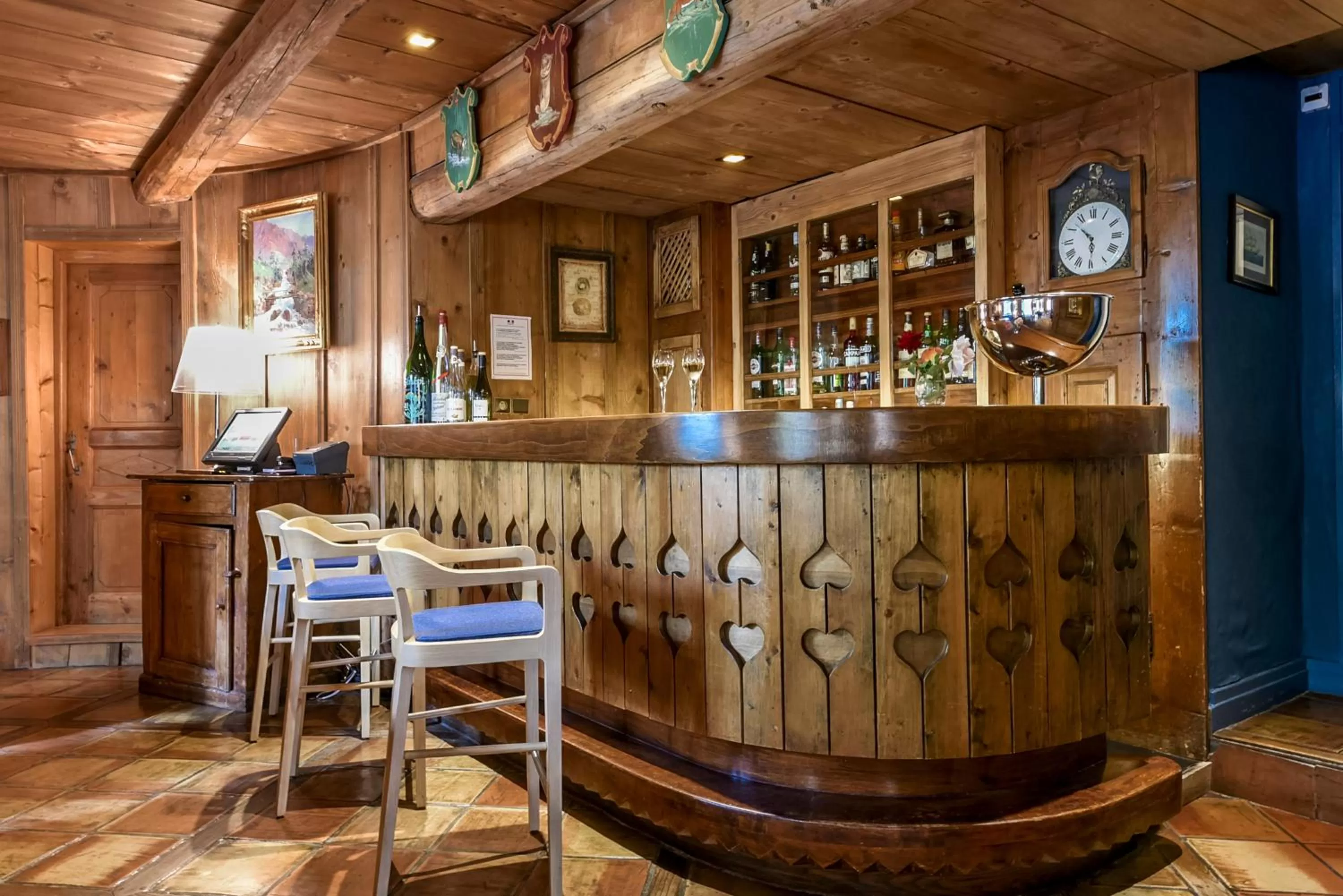 Lounge or bar in Au Coin Du Feu