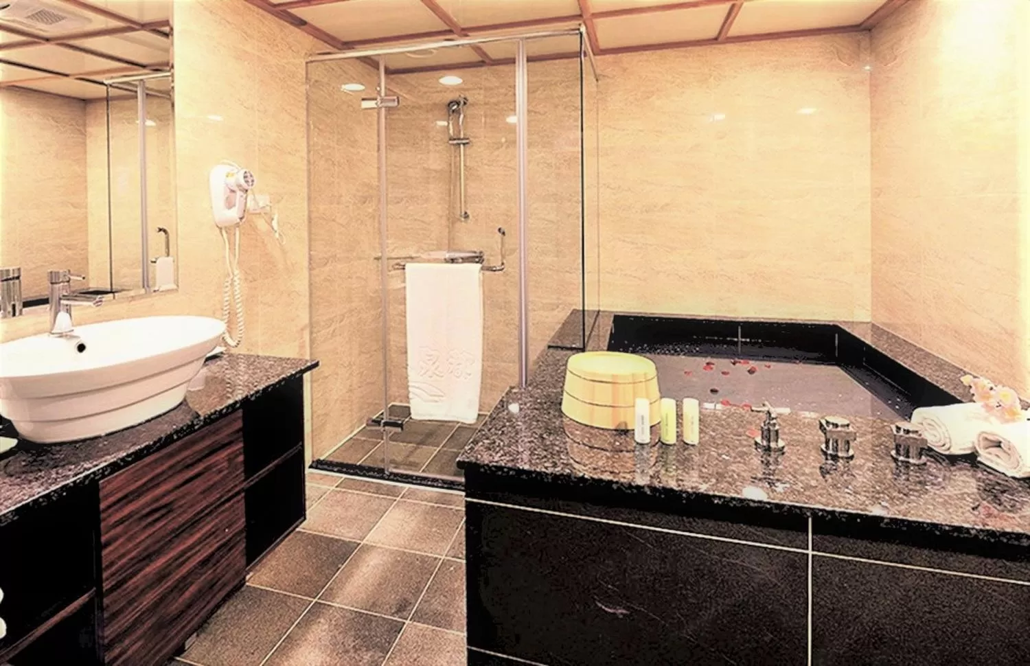 Bathroom in Chyuan Du Spring Resort