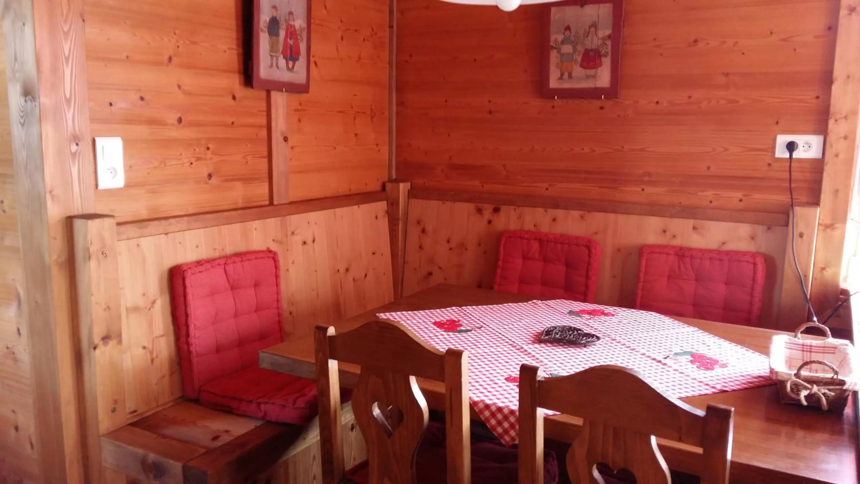 Dining area in Les Loges Du Parc