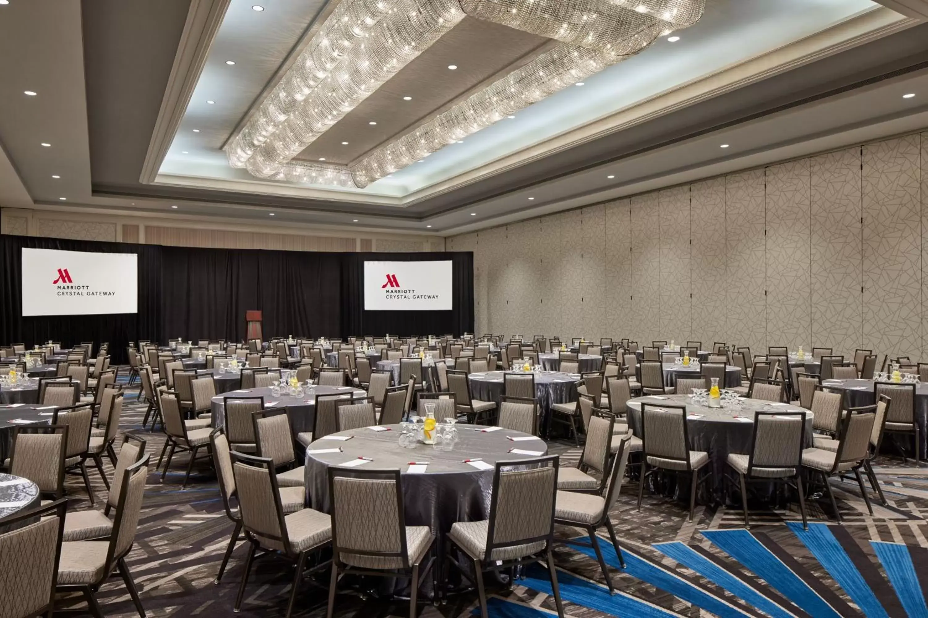 Meeting/conference room in Crystal Gateway Marriott