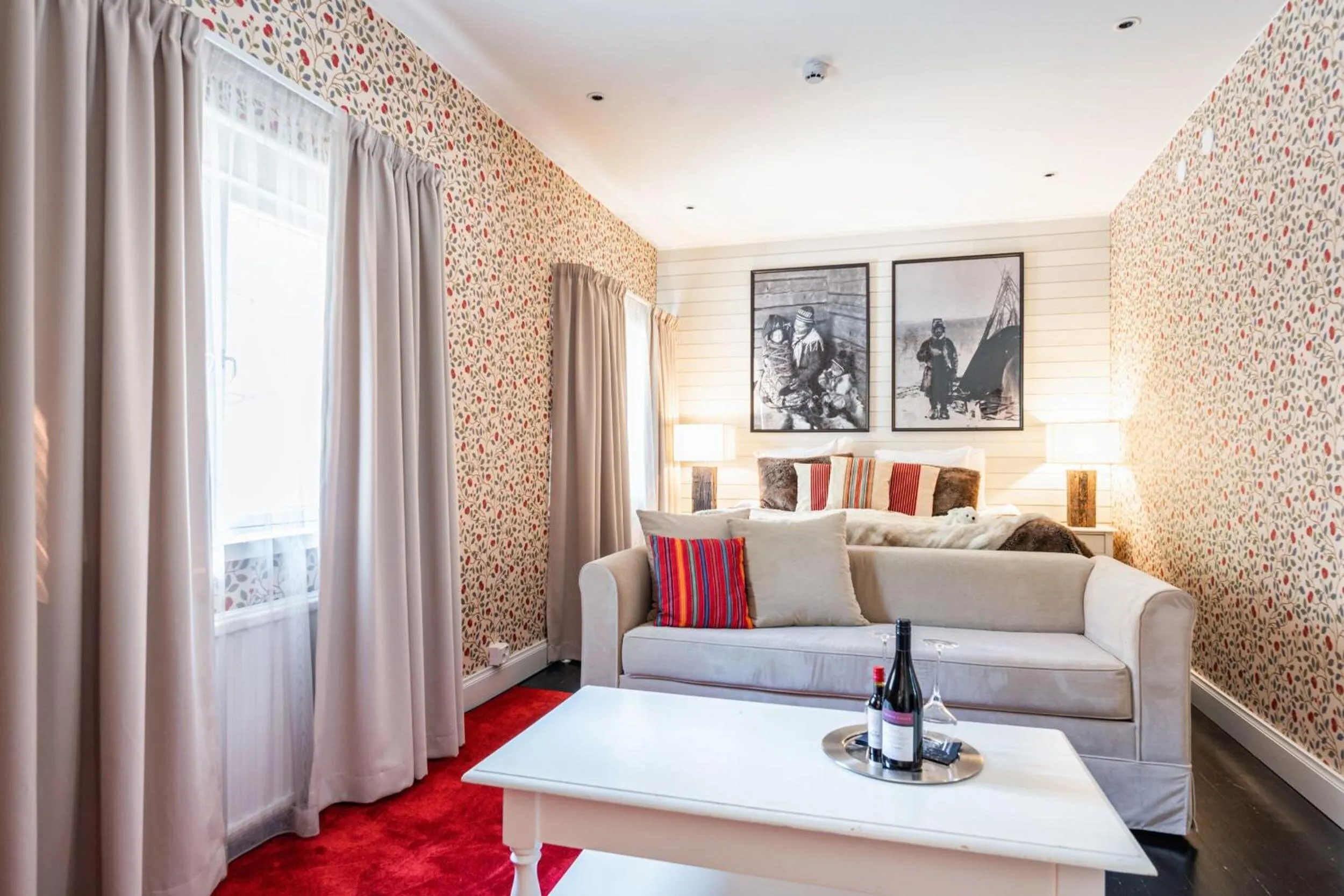 Bedroom, Bed in Arctic Light Hotel