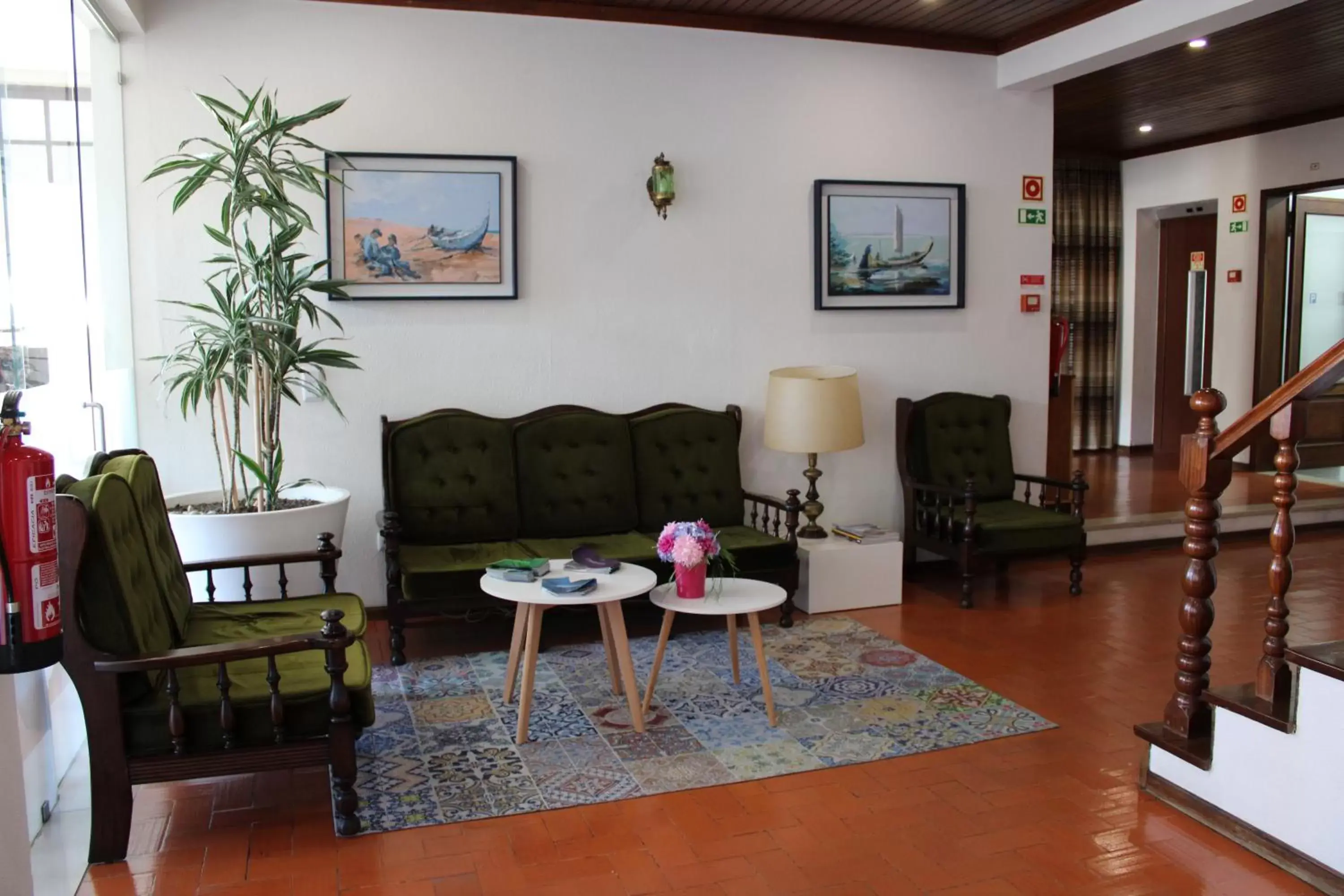 Communal lounge/ TV room, Seating Area in Hotel Santiago