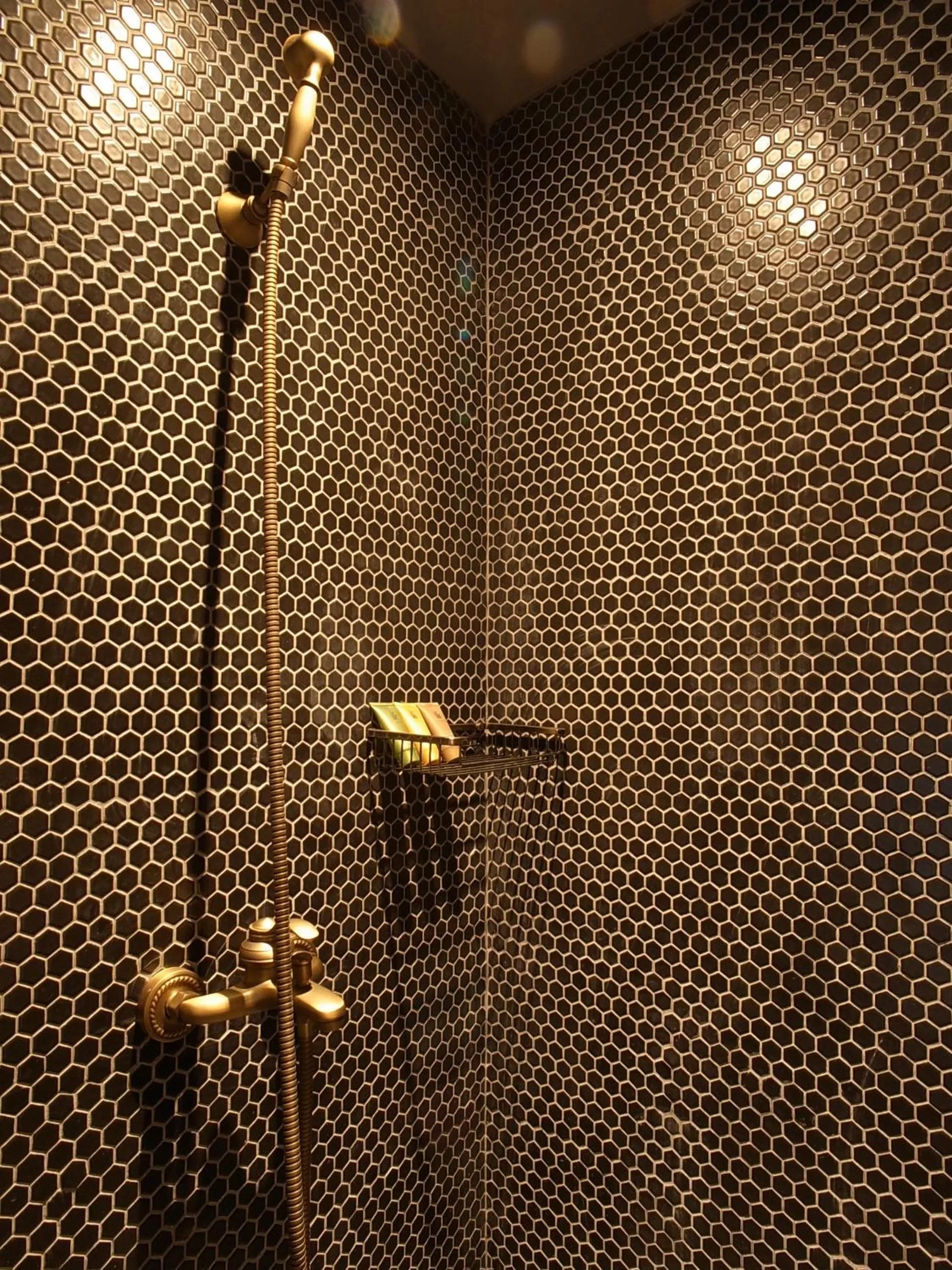 Shower in City Suites - Kaohsiung Pier2