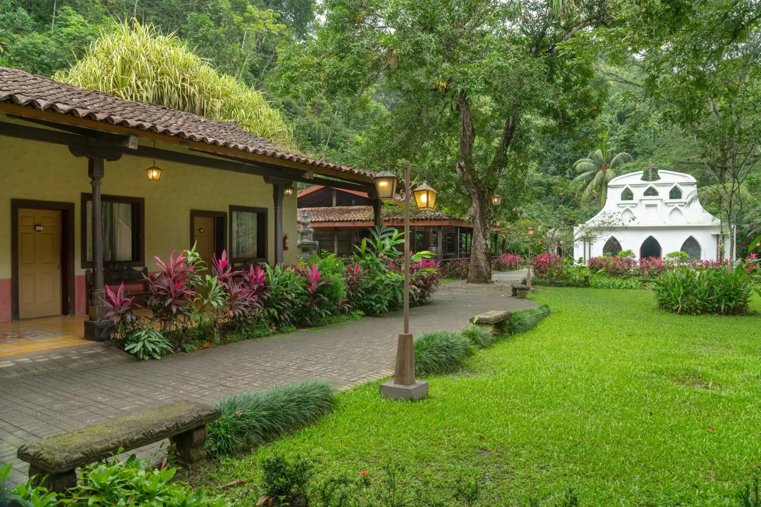 Garden view, Property Building in Villa Lapas Jungle Village