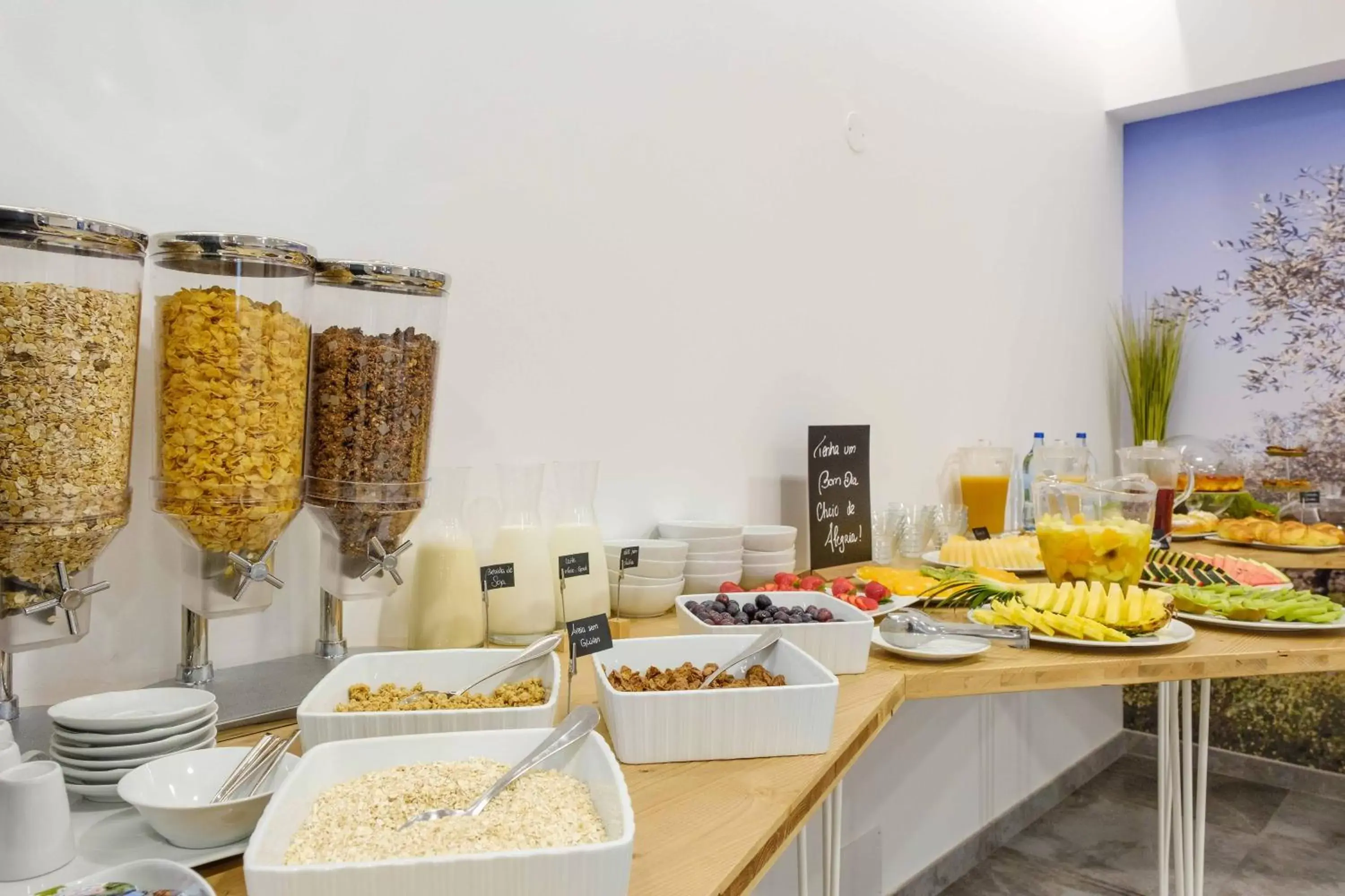 Continental breakfast, Food in Hotel Serra d'Aire - Boutique Hotel