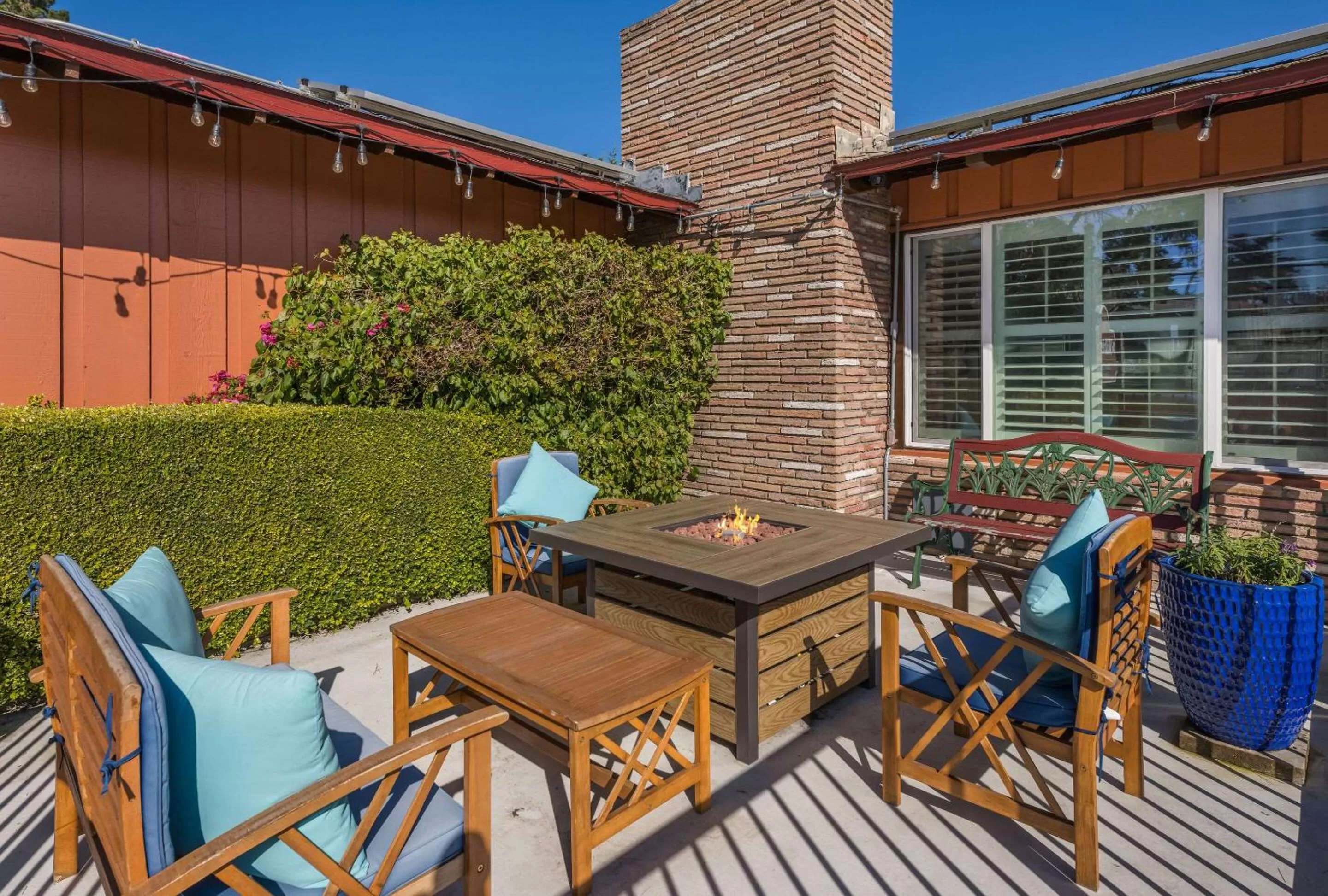 Property building in Clarion Collection Wilkie's Inn Pacific Grove - Monterey