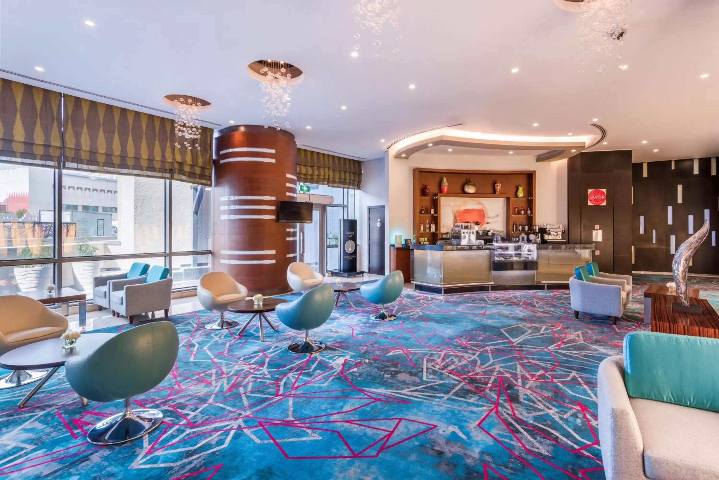 Lounge or bar in Crowne Plaza Doha - The Business Park, an IHG Hotel