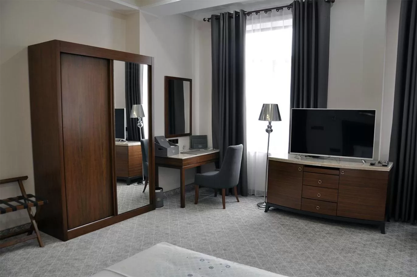 Bed in Parliament Palace Hotel