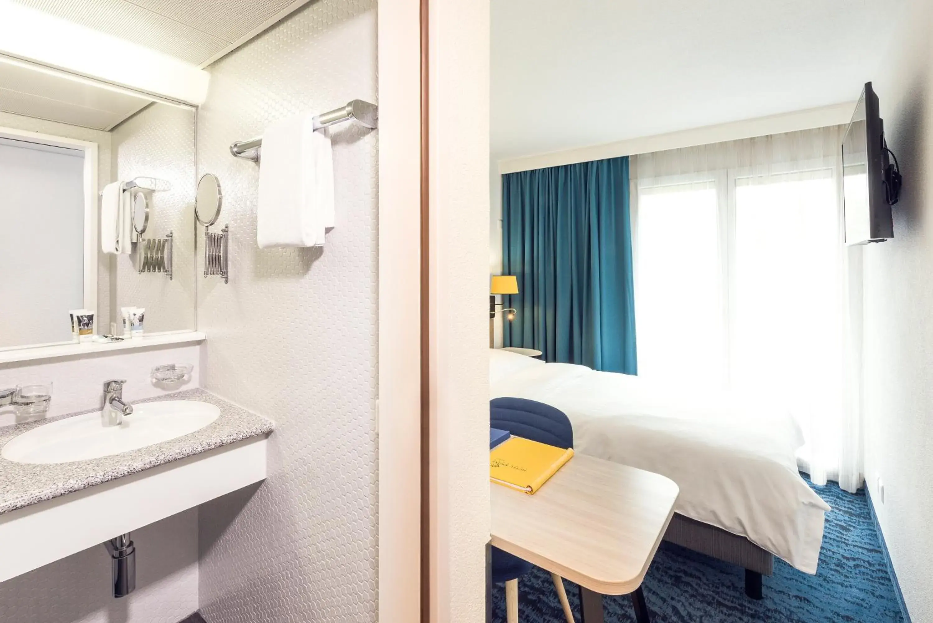 Photo of the whole room, Bathroom in Mercure Lenzburg Krone