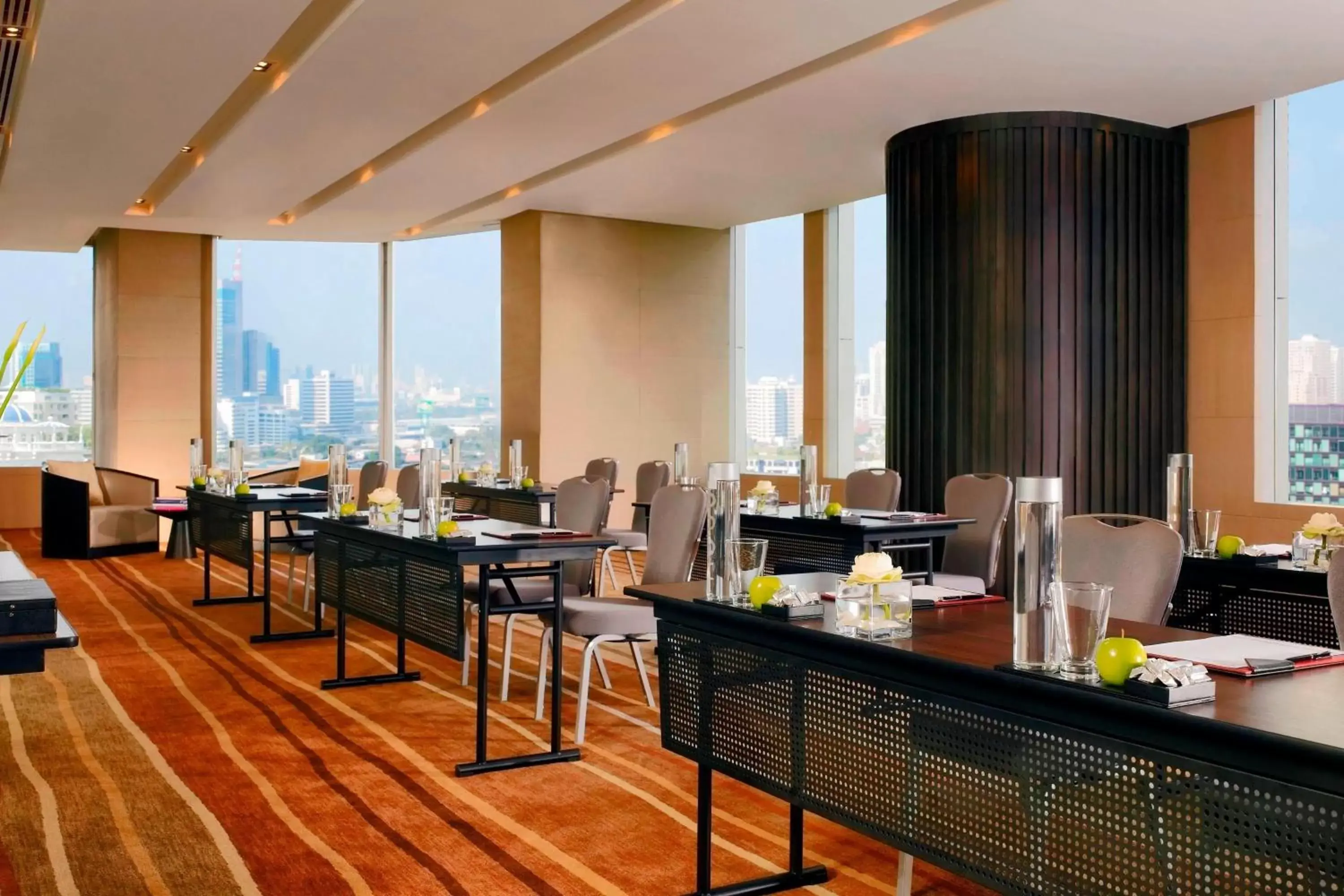 Meeting/conference room, Restaurant/Places to Eat in Marriott Executive Apartments Bangkok, Sukhumvit Thonglor