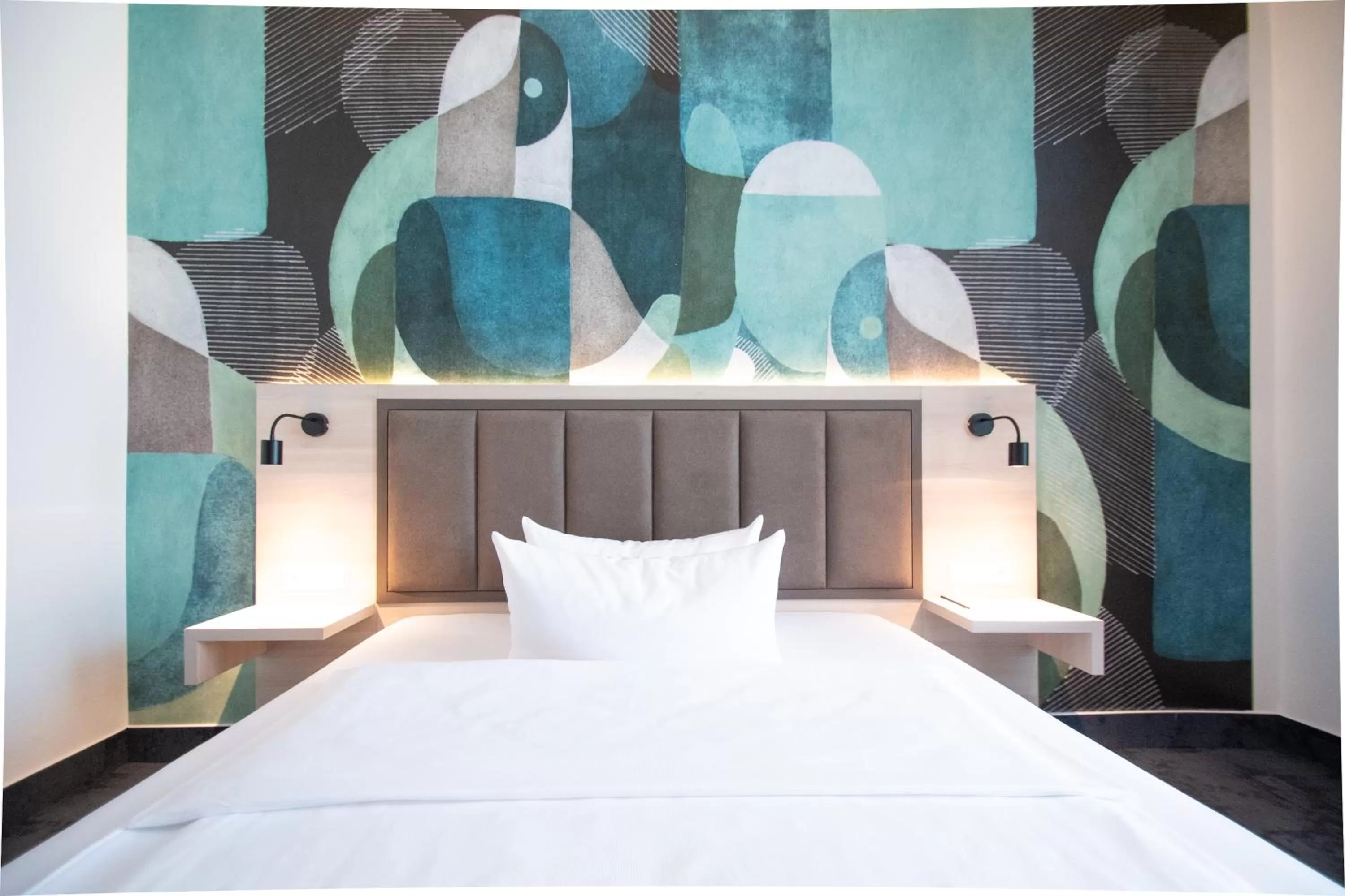 Photo of the whole room, Bed in Taste Hotel Kulmbach