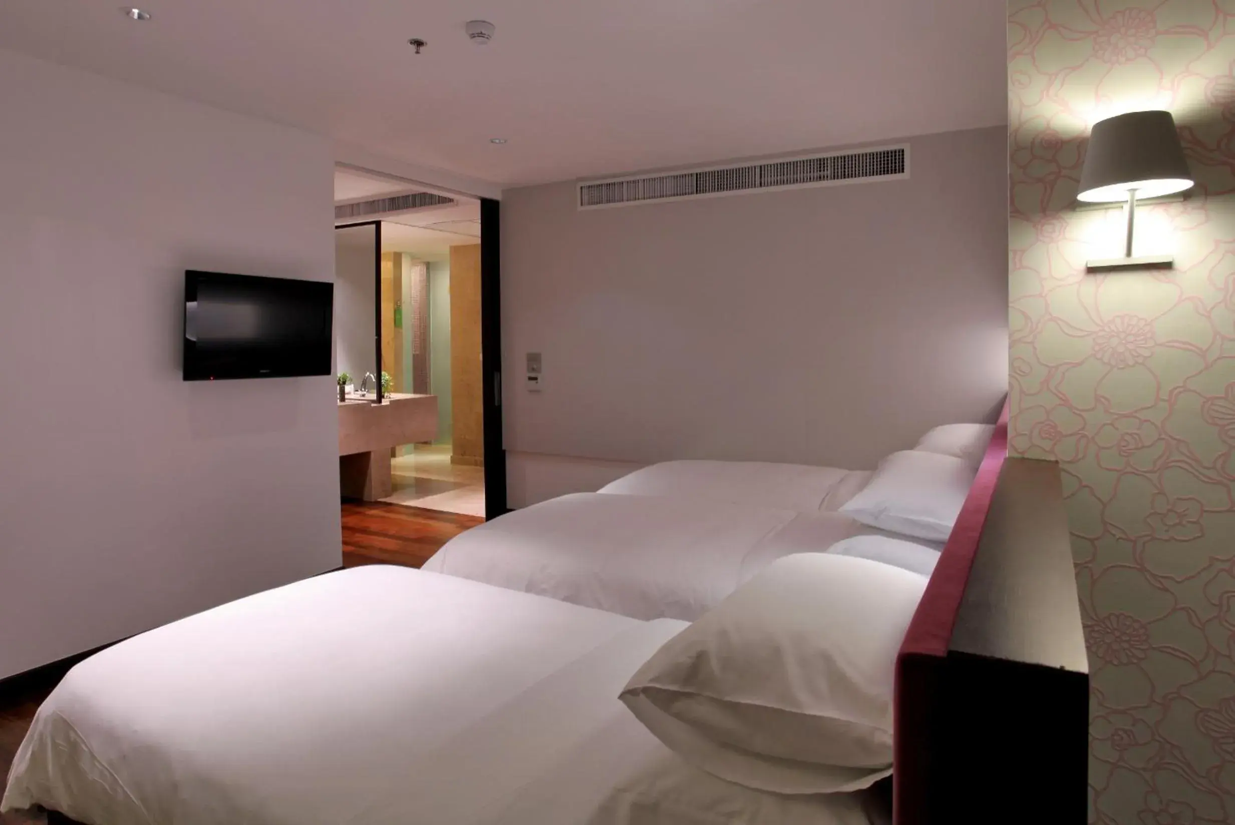 Triple Luxe Suite in LiT BANGKOK Hotel - SHA Extra Plus