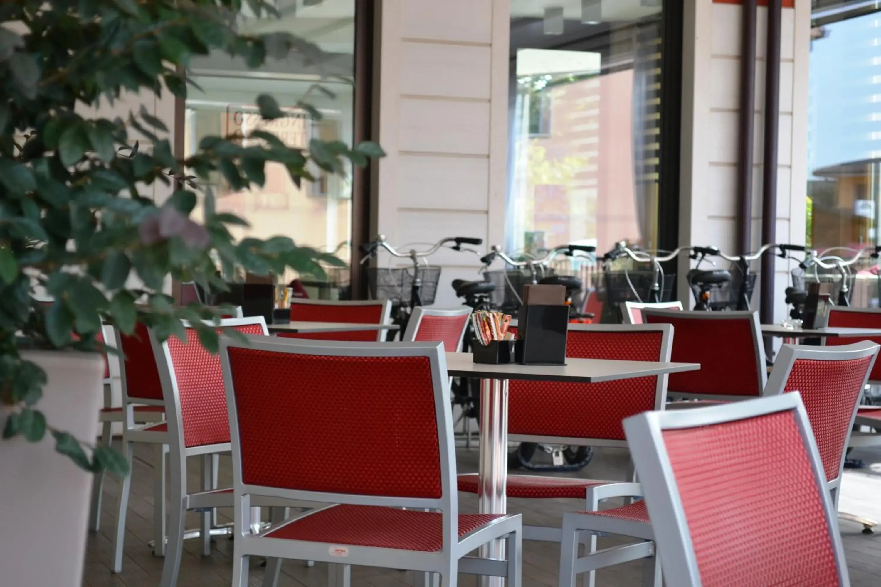 Restaurant/Places to Eat in Kairos Garda Hotel