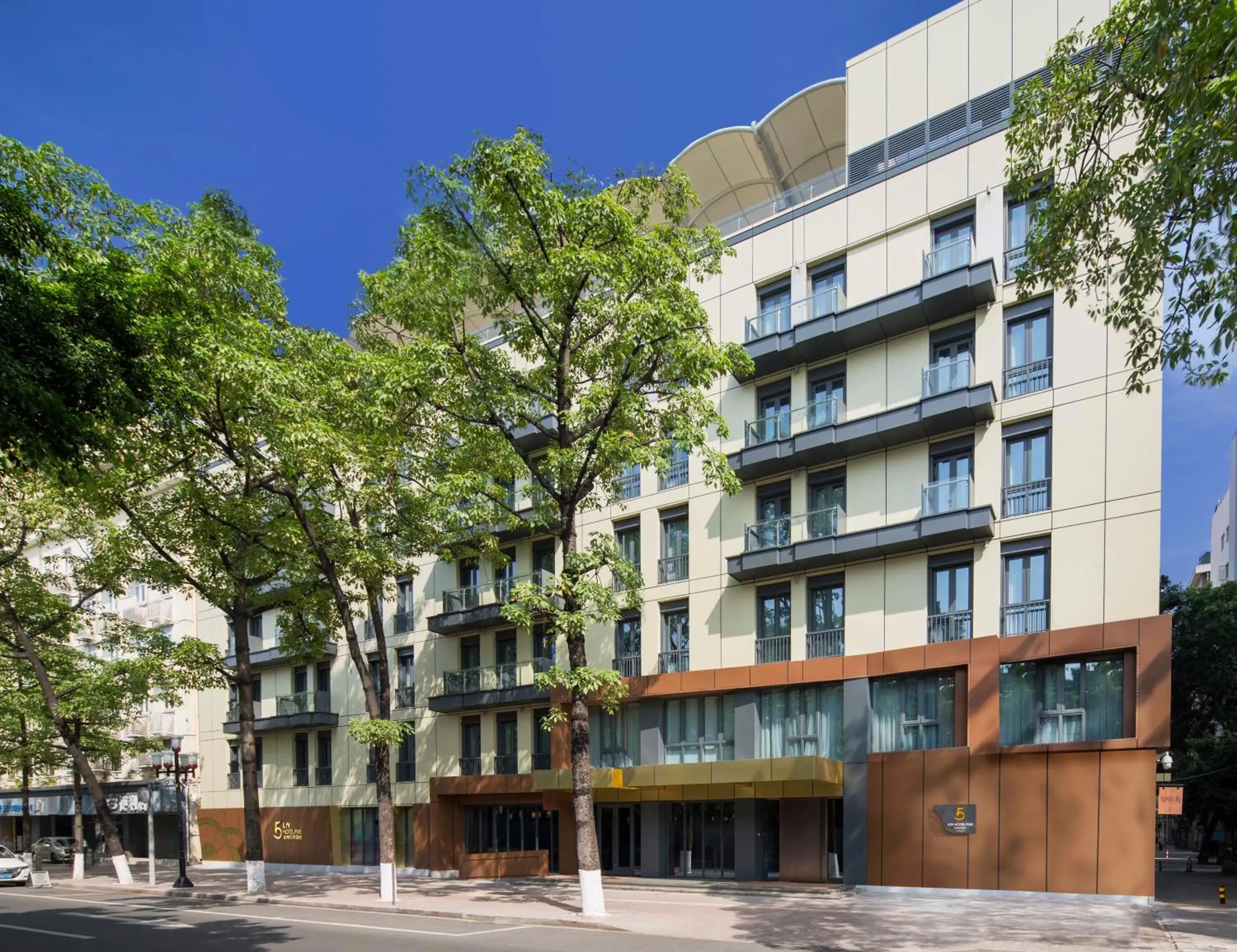 Facade/entrance, Property Building in LN Hotel Five