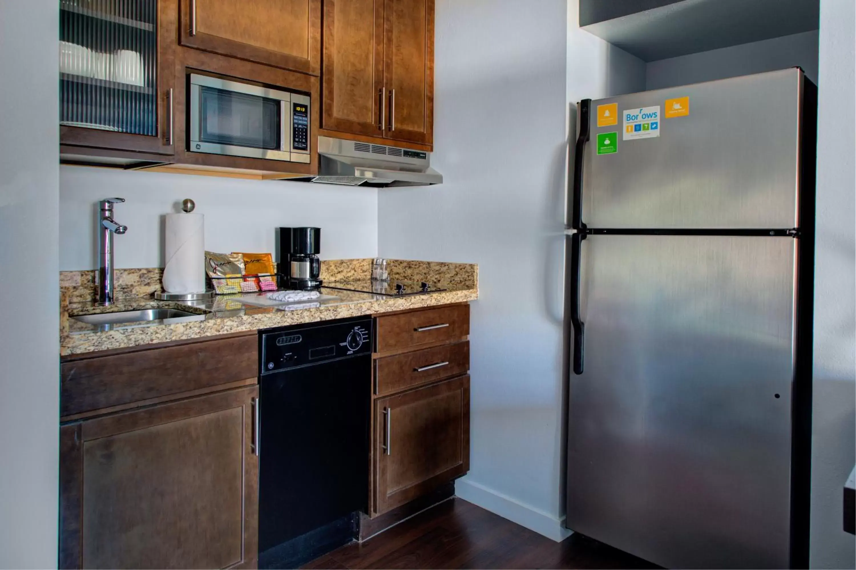 Kitchen or kitchenette, Kitchen/Kitchenette in HYATT House Shelton