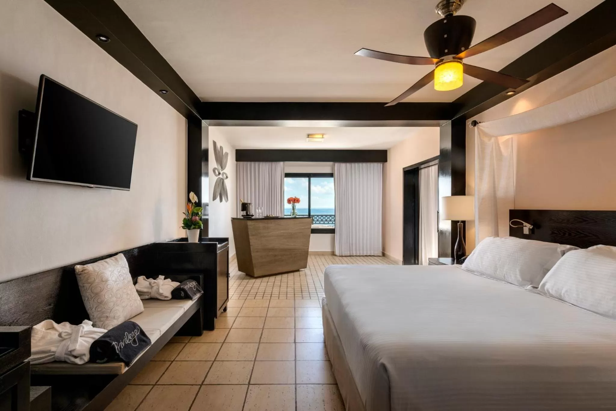 Master Suite (2 Adults + 1 Child) in Ocean Coral & Turquesa All Inclusive