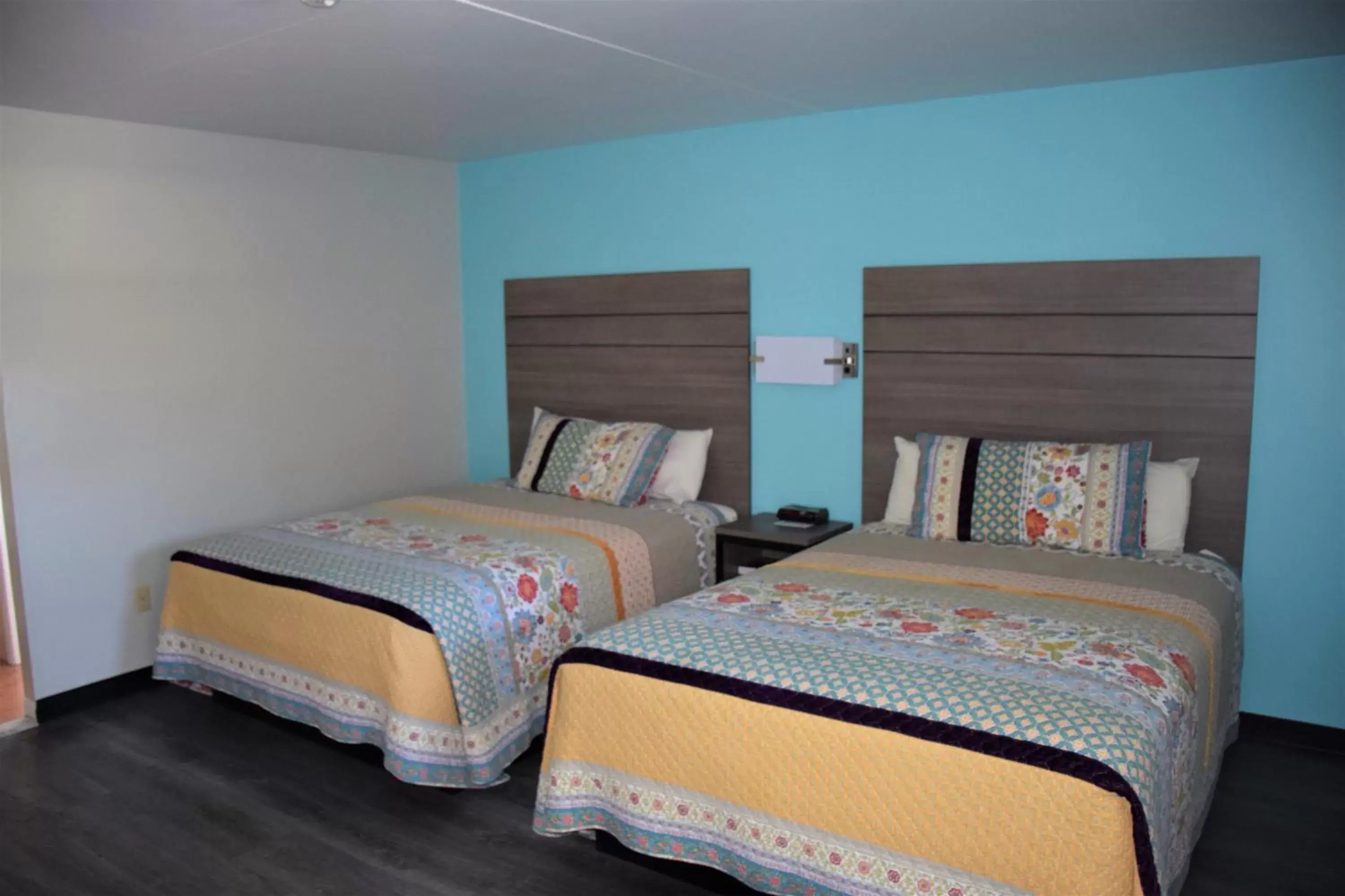 Bed in White Rose Motel - Hershey Bed in White Rose Motel - Hershey