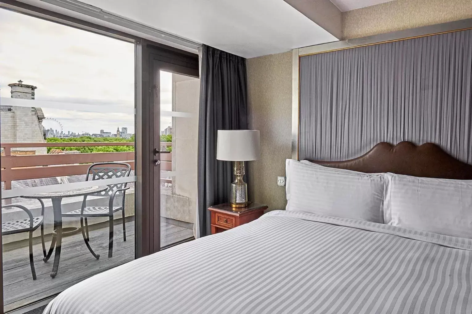 View (from property/room), Bed in InterContinental London Park Lane, an IHG Hotel