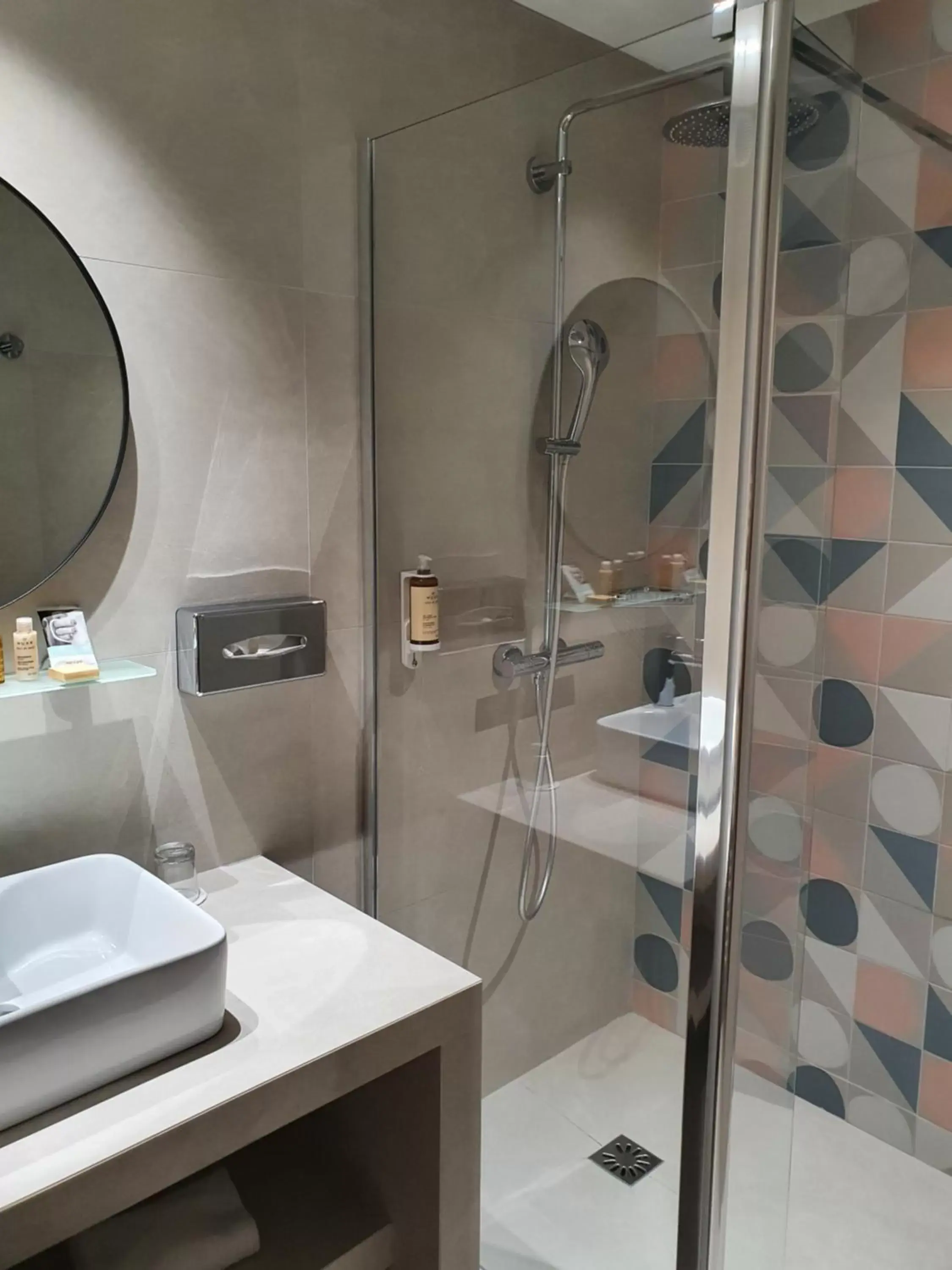 Shower, Bathroom in Mercure Villeneuve Loubet Plage