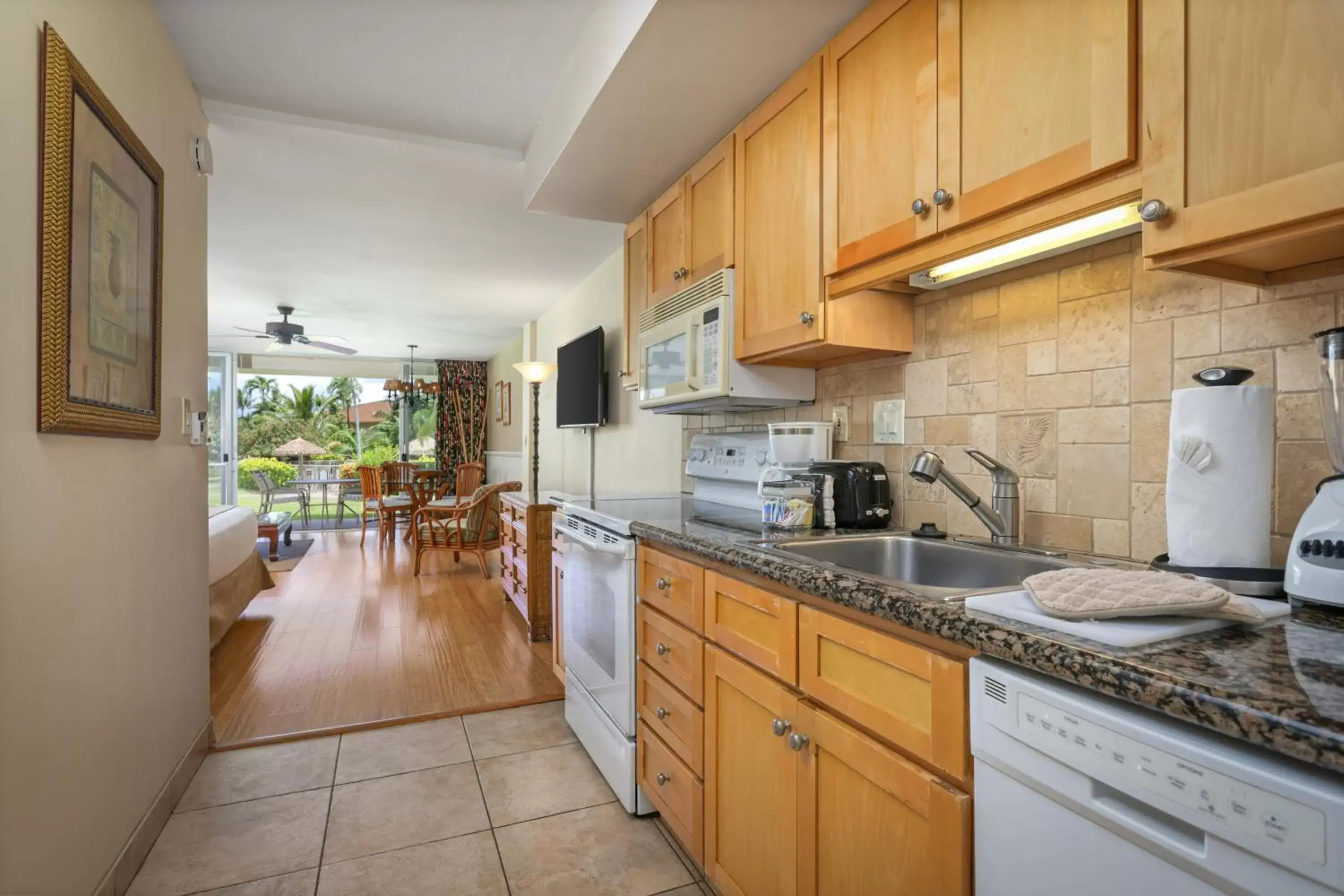 Kitchen or kitchenette, Kitchen/Kitchenette in Aston Maui Kaanapali Villas