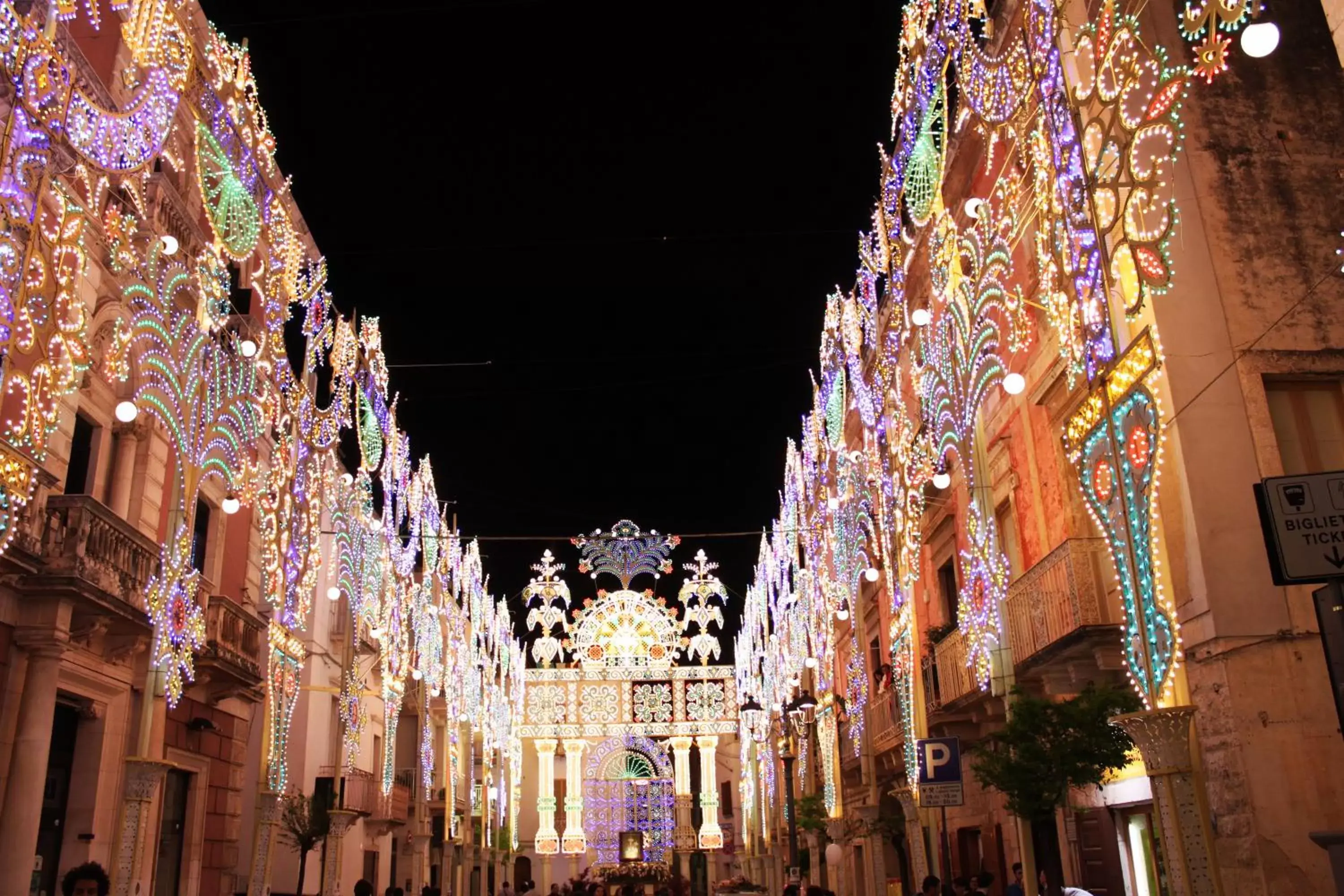 Entertainment, Neighborhood in Hotel La Vetta Europa