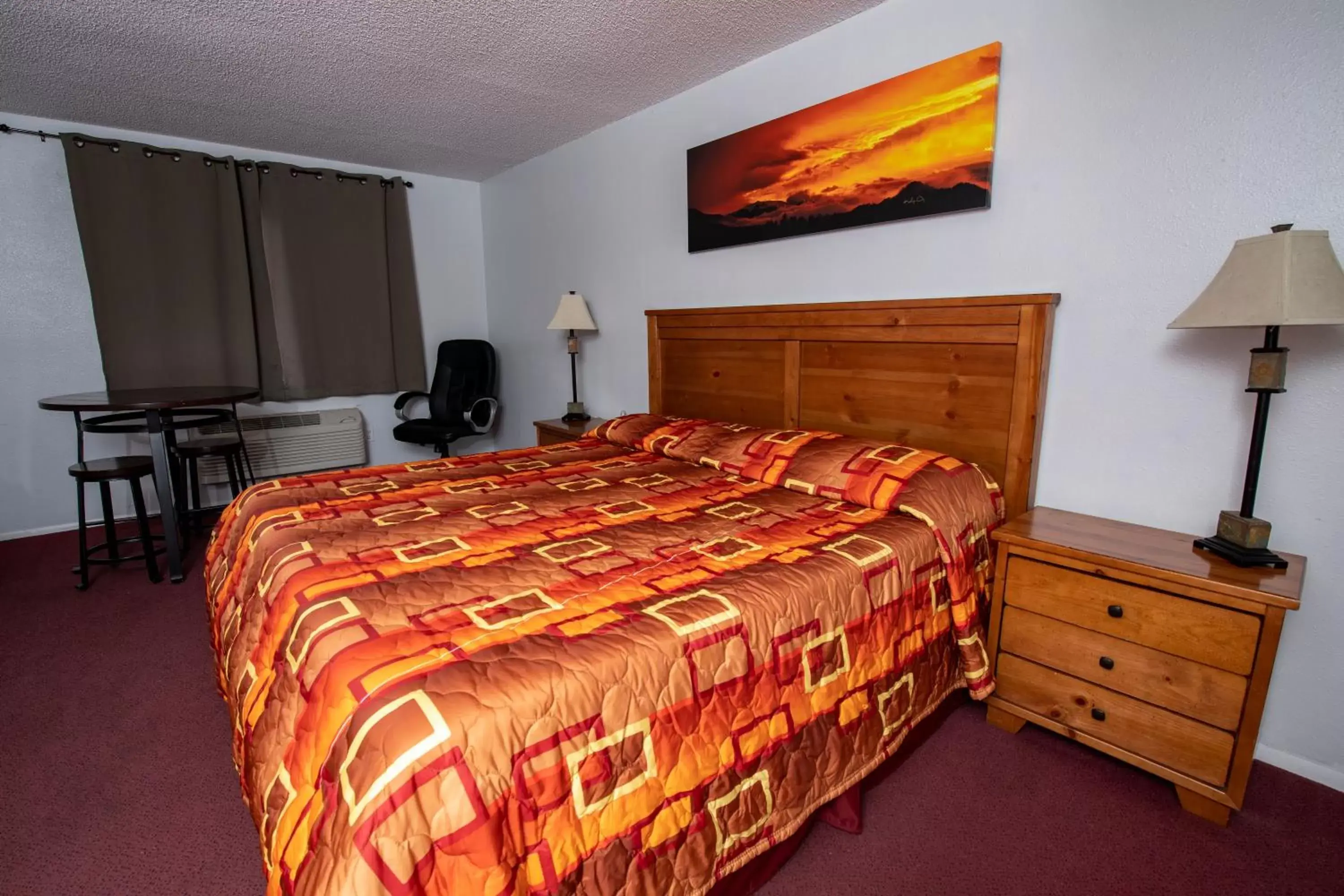Bedroom, Bed in Tower 64 Motel & RV