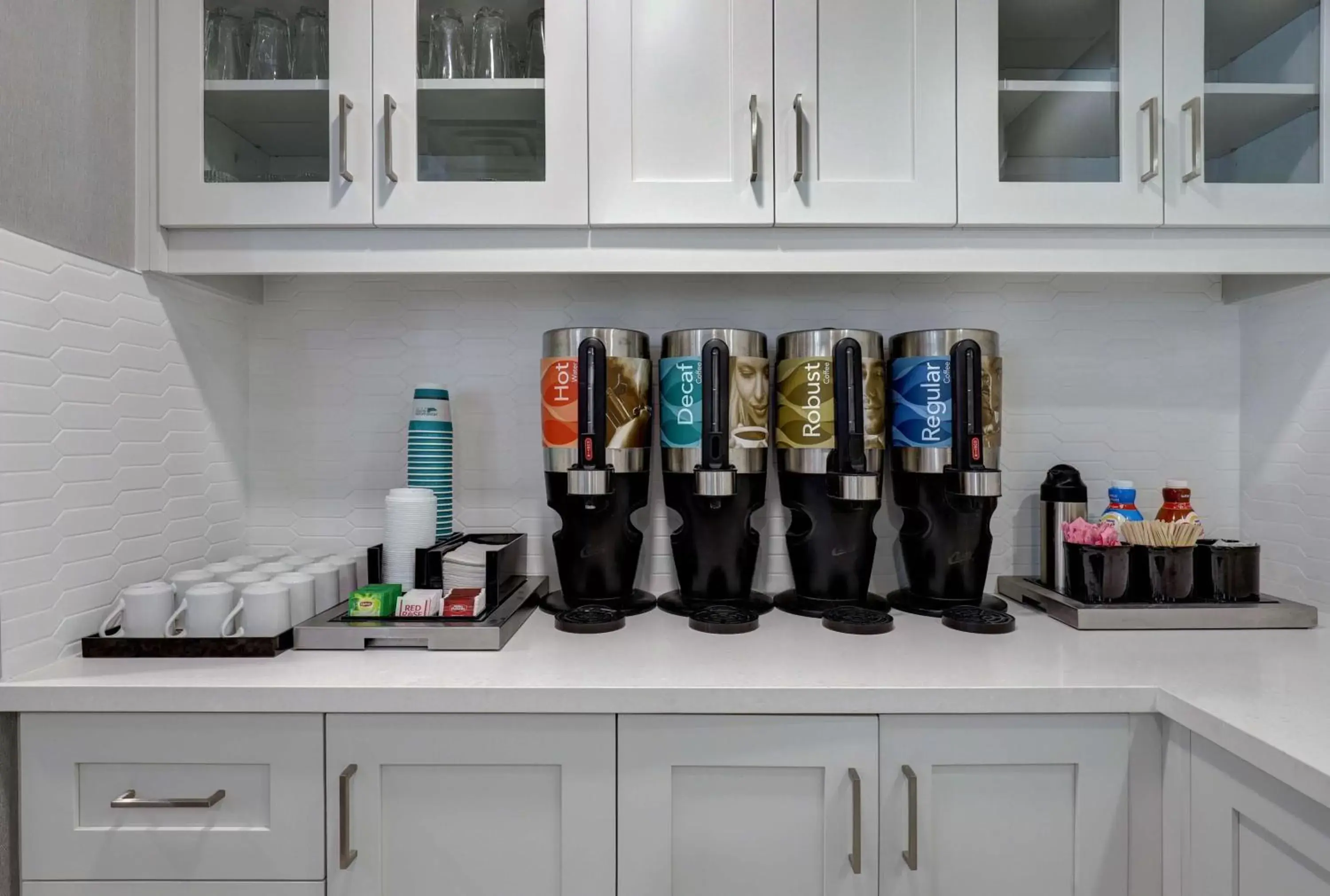 Breakfast, Kitchen/Kitchenette in Homewood Suites by Hilton London Ontario