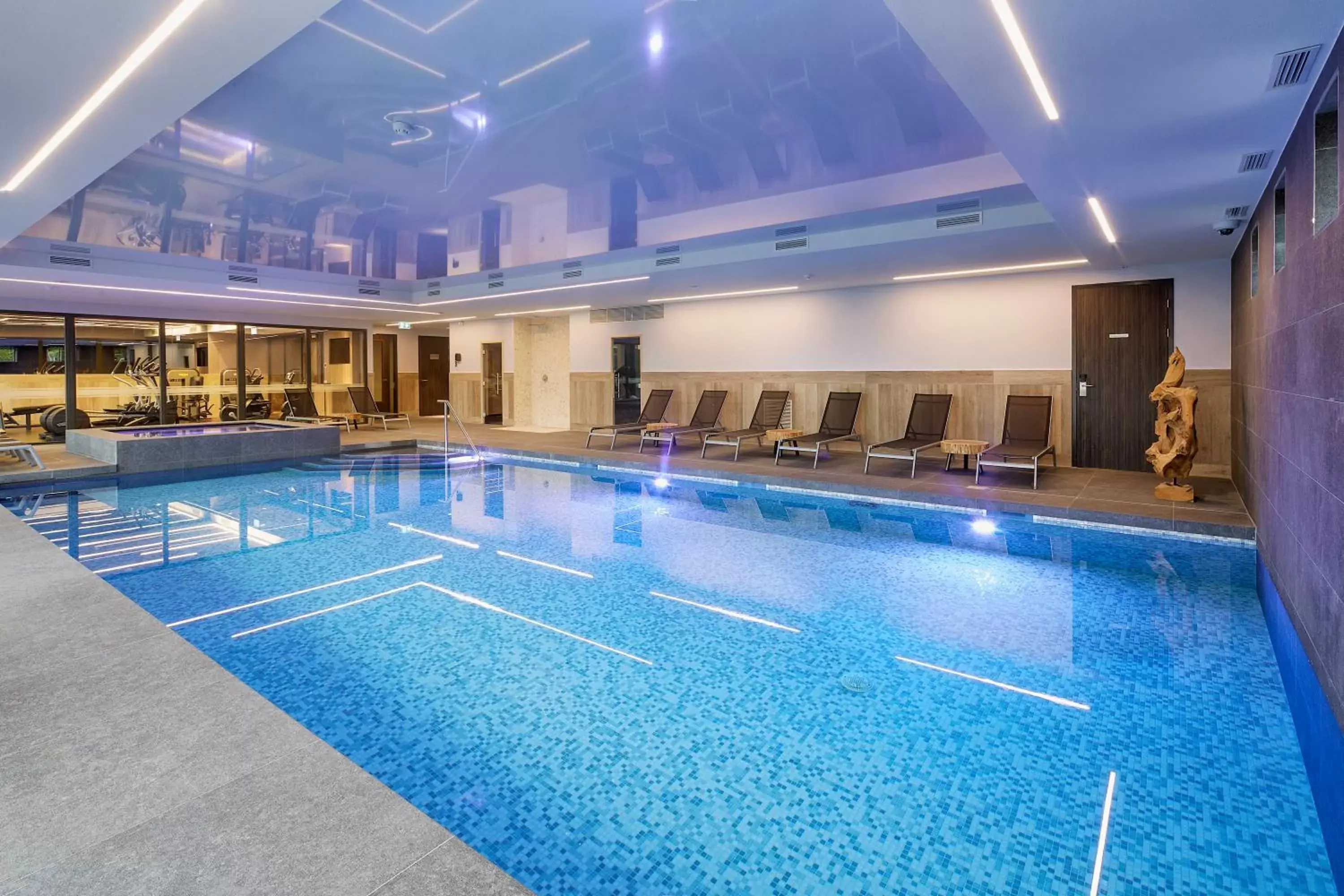 Swimming Pool in Van der Valk Hotel Breda