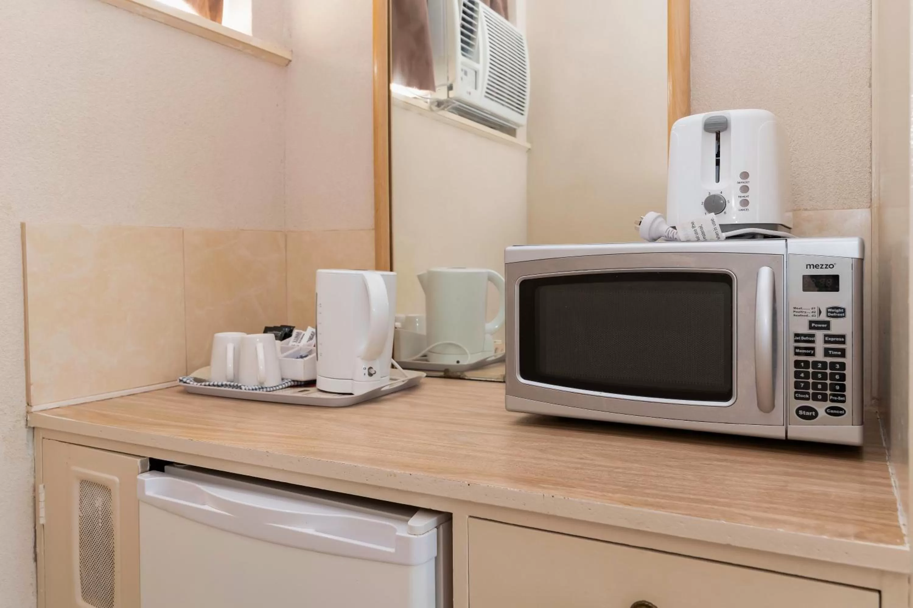 Coffee/tea facilities in The Prince Mark Motel